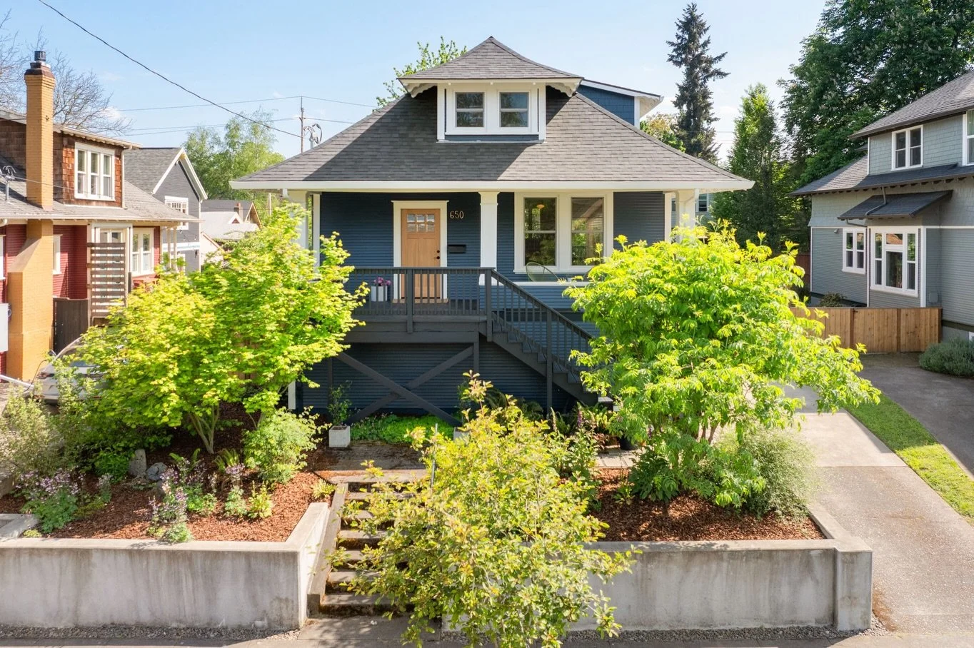 ✨HELLO Couture Craftsman JUST ✨listed by @explorehomerealty where Portland charm meets architectural restoration in this 1910 home and guest residence + backyard @pacificyurts 🛖

Behind a timeless exterior, the home features a RARE new foundation wi