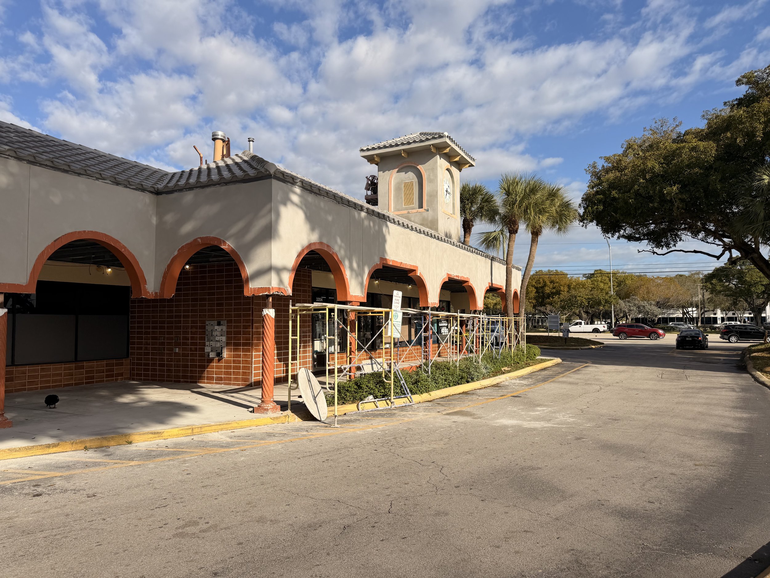 Stucco work in progress in 3 Lakes Shopping Center in Tamarac, Fl