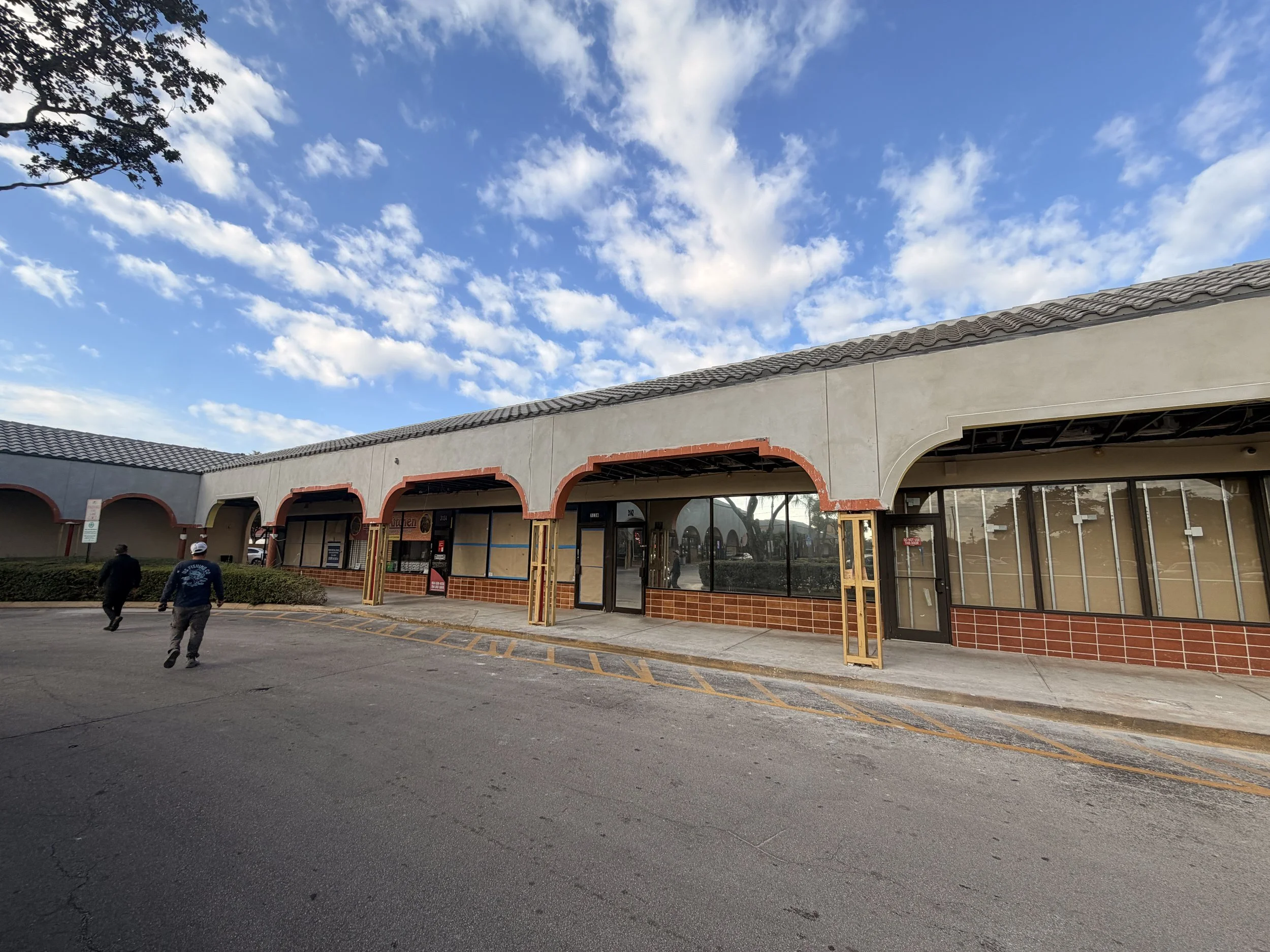 Stucco work in progress in 3 Lakes Shopping Center in Tamarac, Fl