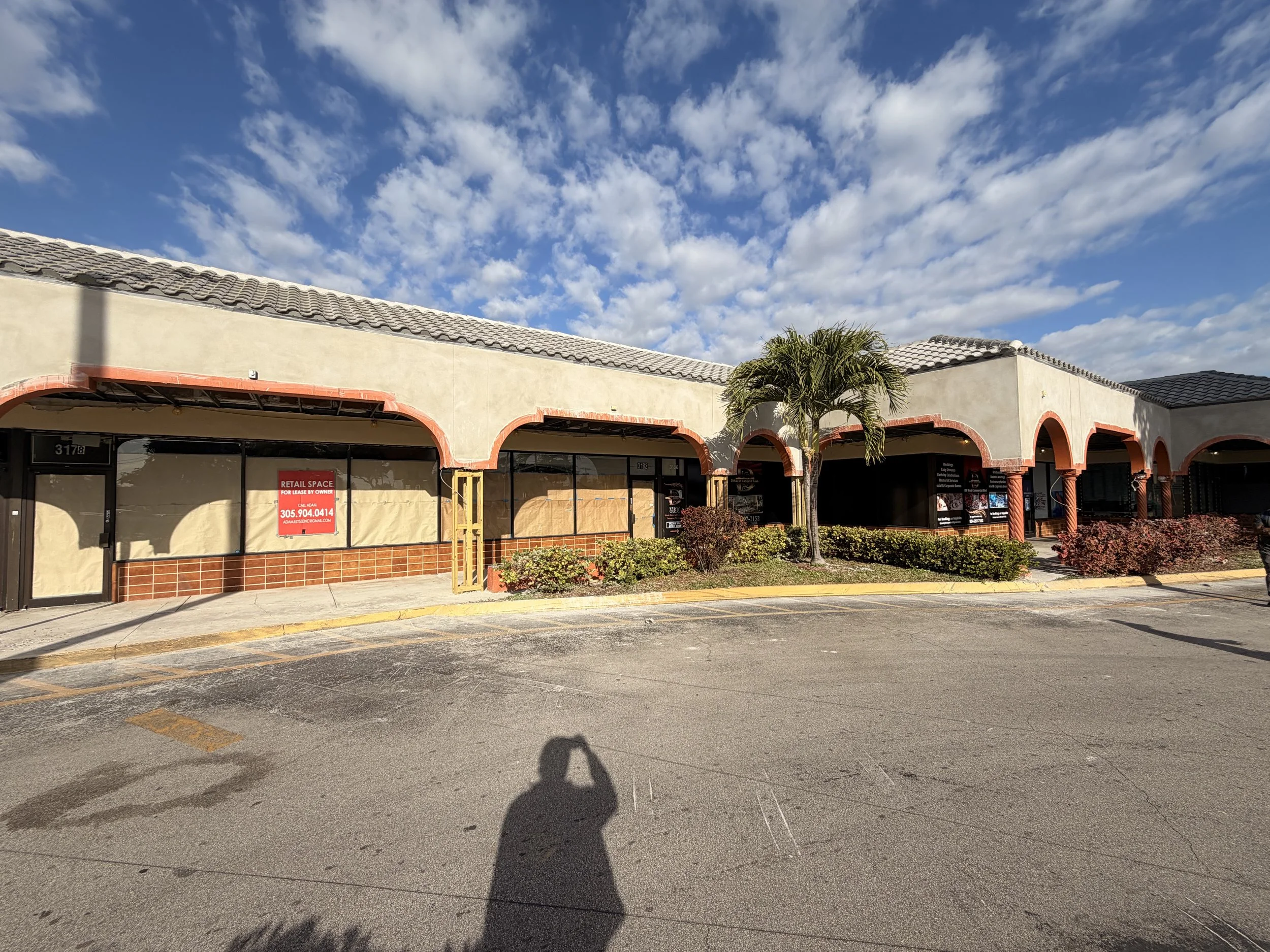 Stucco work in progress in 3 Lakes Shopping Center in Tamarac, Fl