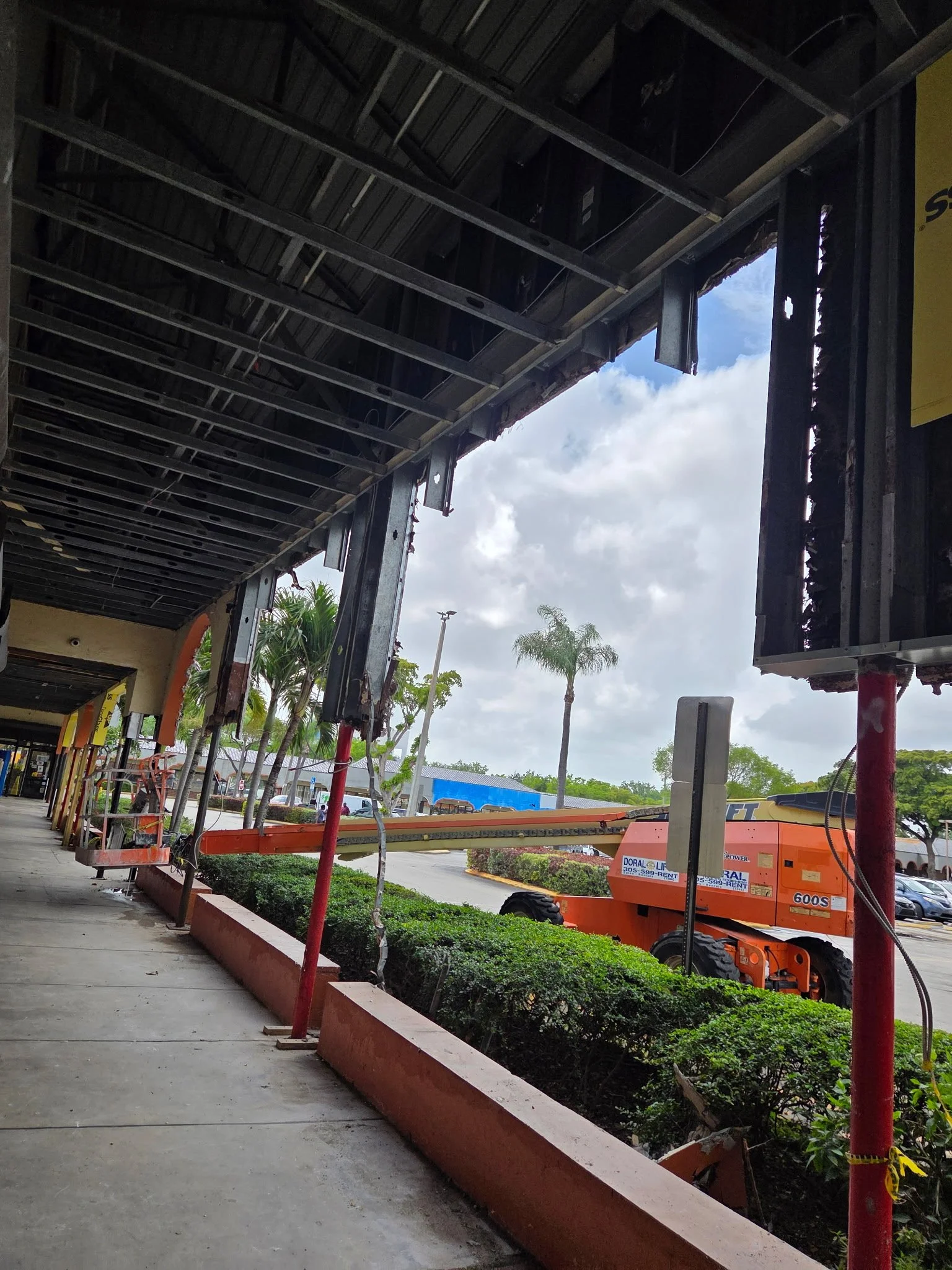 Decor renovation framing in progress in 3 Lakes Shopping Center in Tamarac, Fl