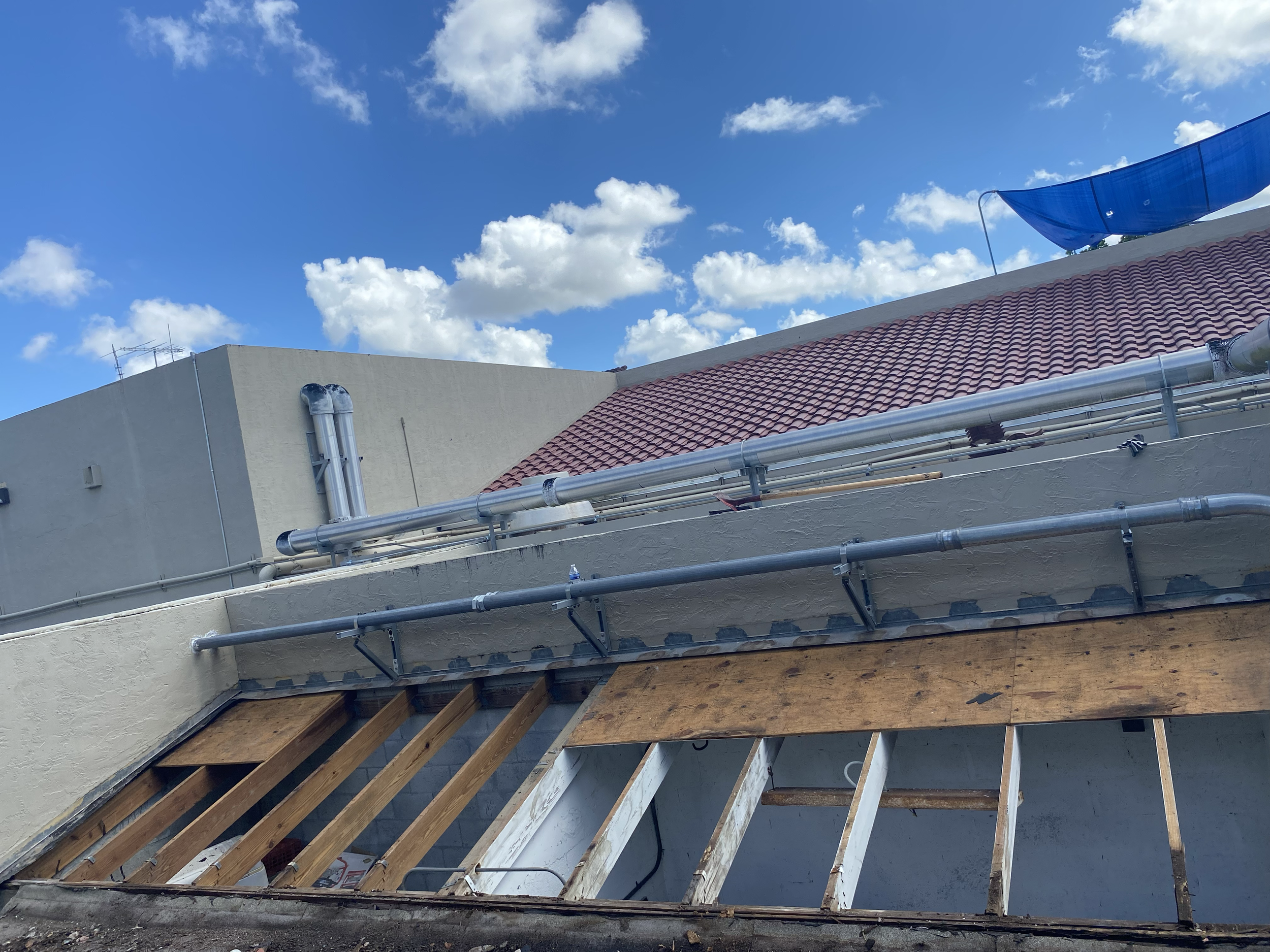 Roof demolition in Miami Lakes Hotel