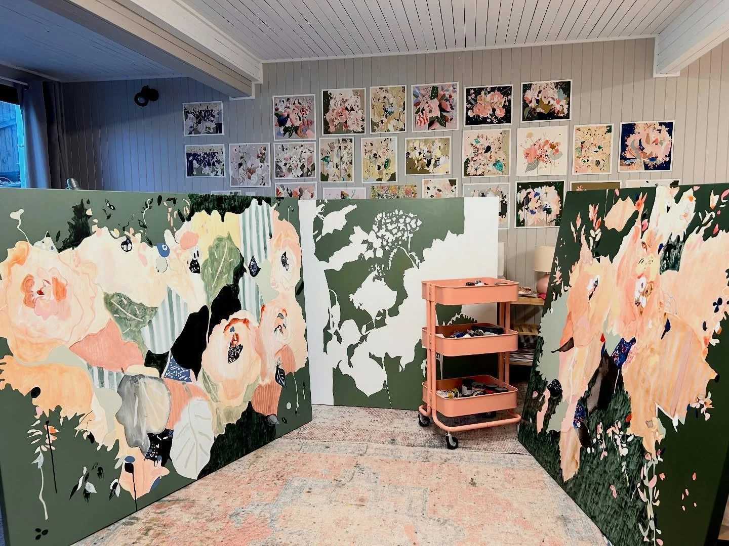 You&rsquo;ll find me here in my studio, covered in green paint, working away ☺️ I&rsquo;ve had my head down lately just focusing on painting which has been lovely 💚 

The beginning of my next collection for @antheapolsonart seen here 💚

#art #soloe