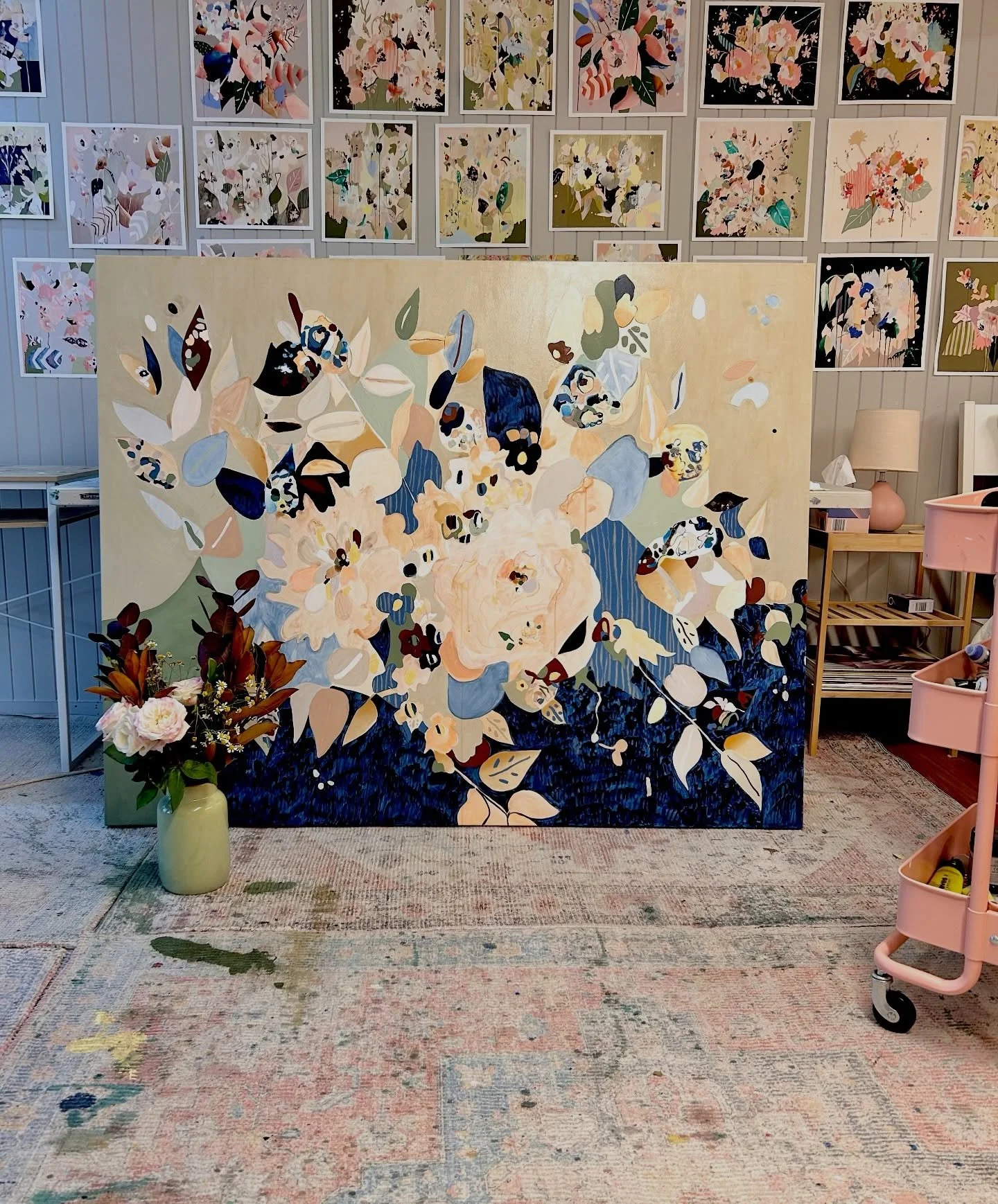 Finally finished&hellip; now for a name&hellip; and then onto smaller pieces for my June show 💙 @antheapolsonart 

#whatshouldicallthispainting #botanicalart #antheapolsonart