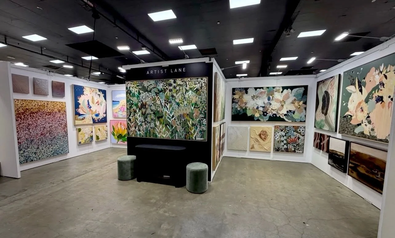 I popped in and met the lovely @artist_lane crew today who have the stand at @affordableartfairau  Brisbane looking so fabulous&hellip; a glass of bubbles while I wandered around the whole gorgeous space and had a chat to some other artists I know wh