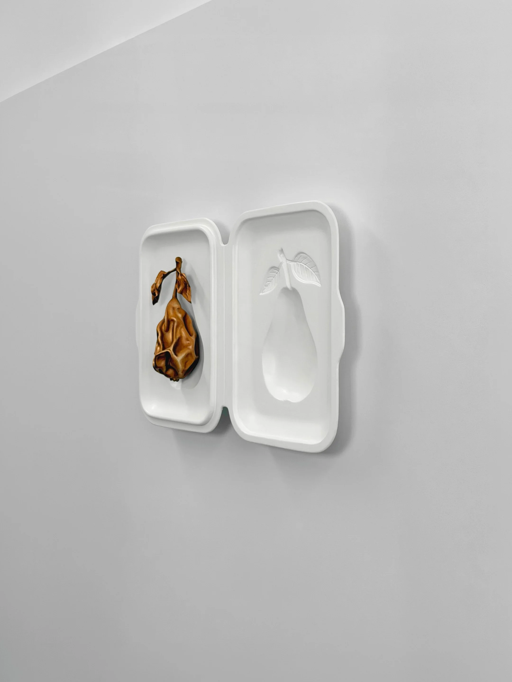 Nach den Schulferien: Kunstharz, Dispersion, Pigmente: 43 × 28 × 8cm: 2026