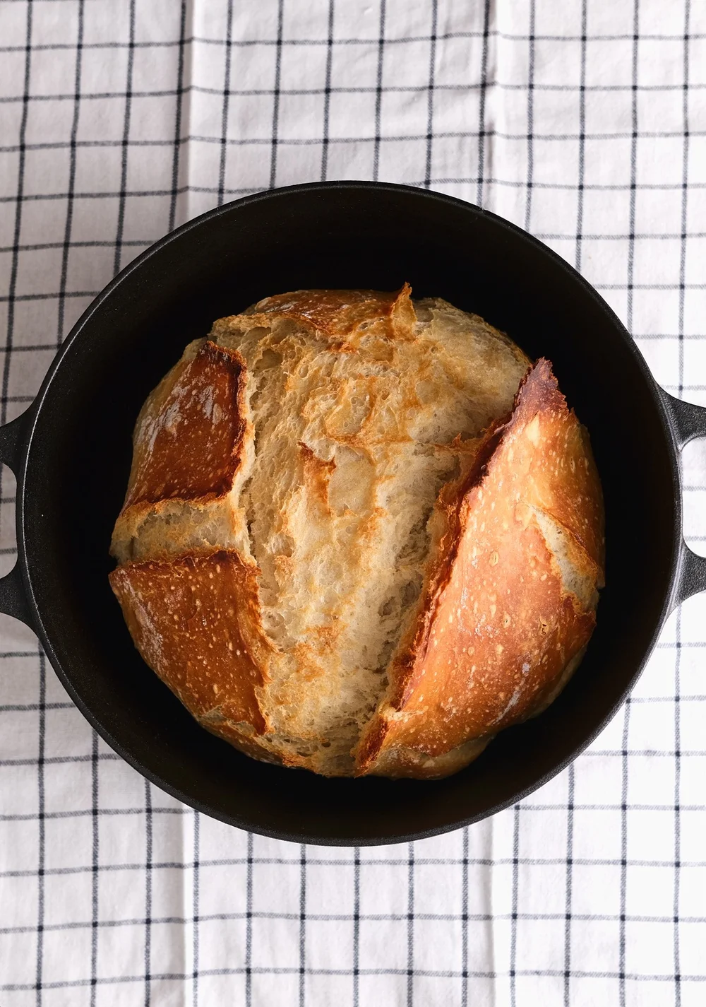 Enkelt och gott hembakad bröd — Runt bordet