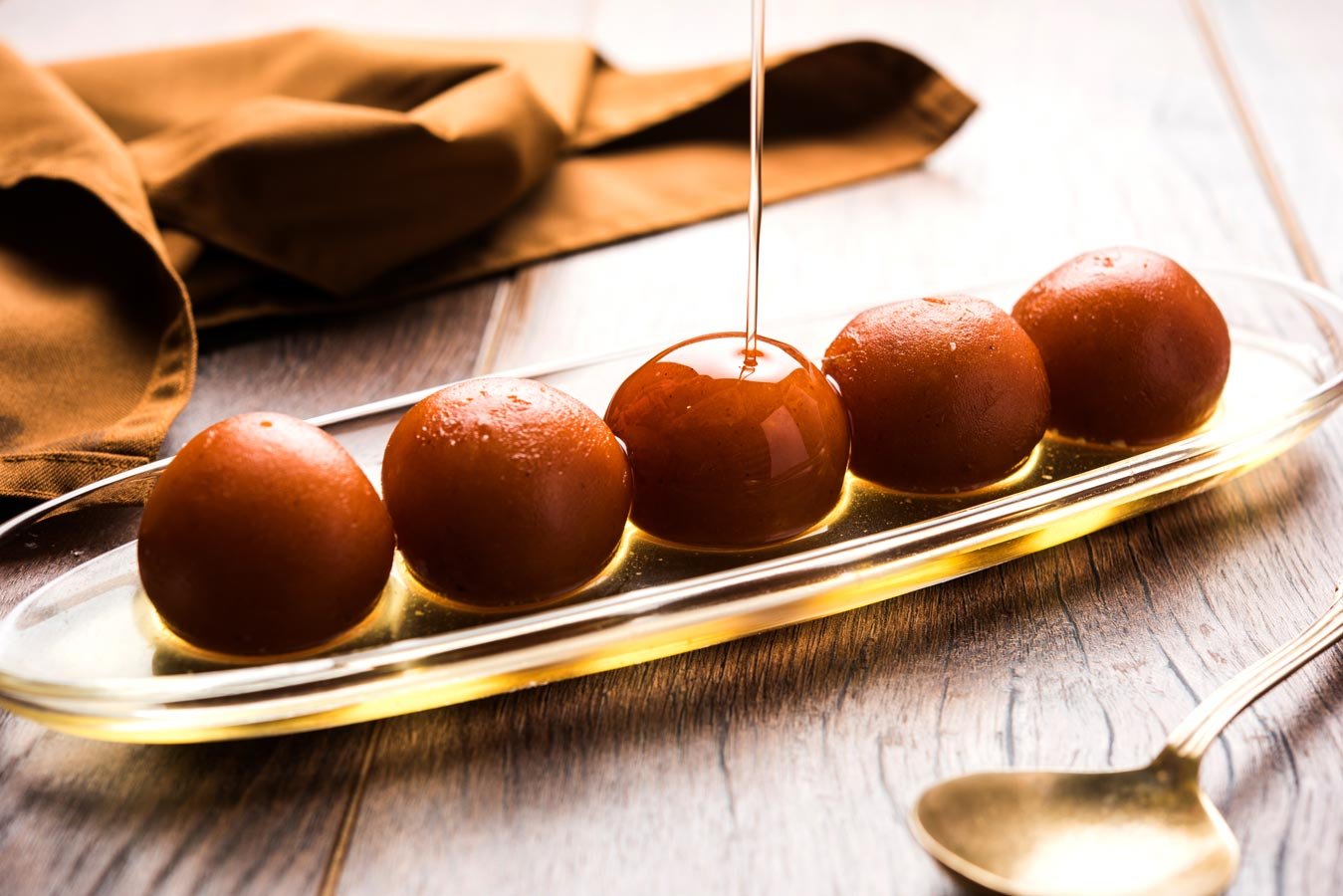 I STILL WONDER HOW GULAB JAMUNS TURN BROWN
