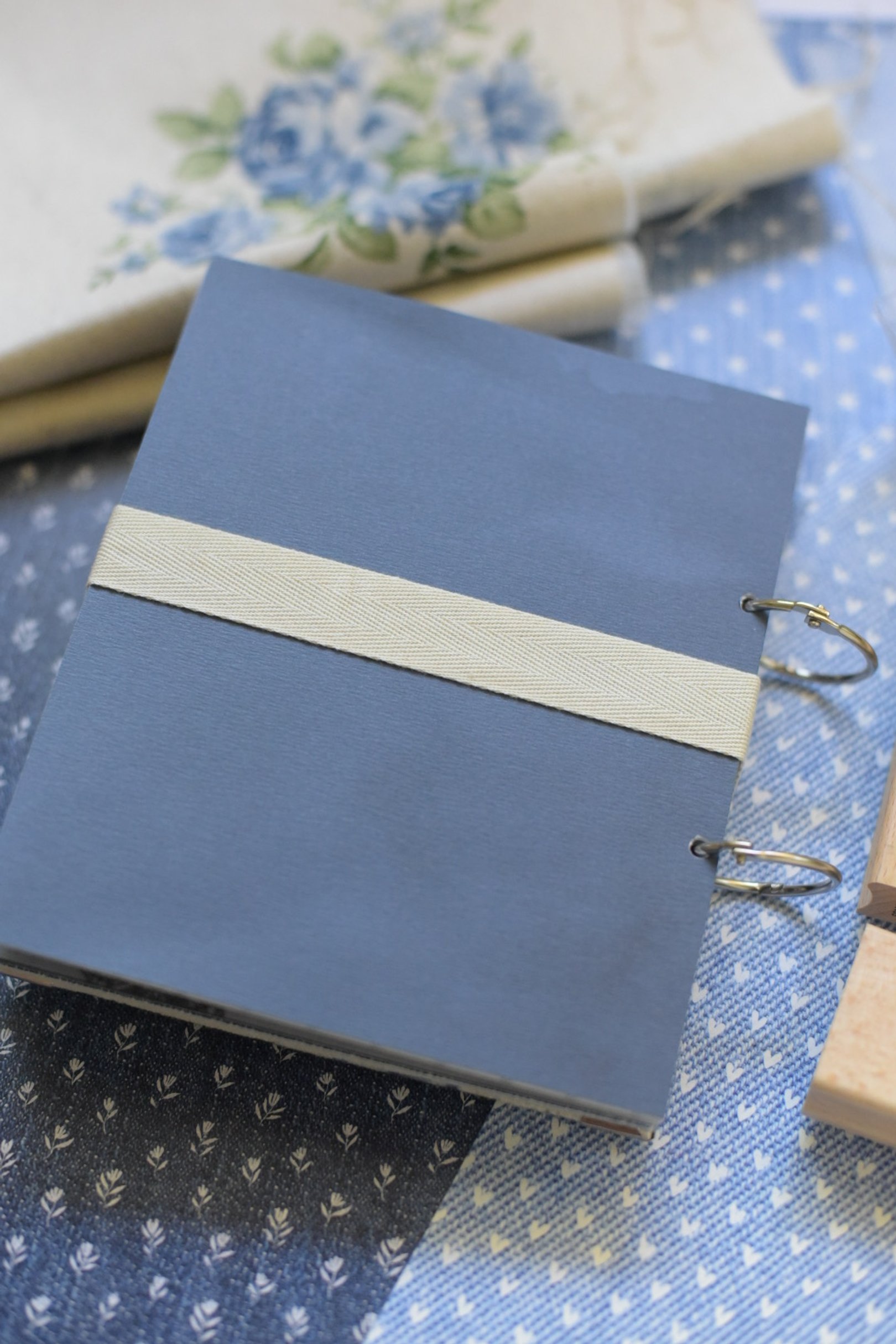 tutoriel-album-ma-petite-fleur-bleue-patmiaou-floril-ges-design