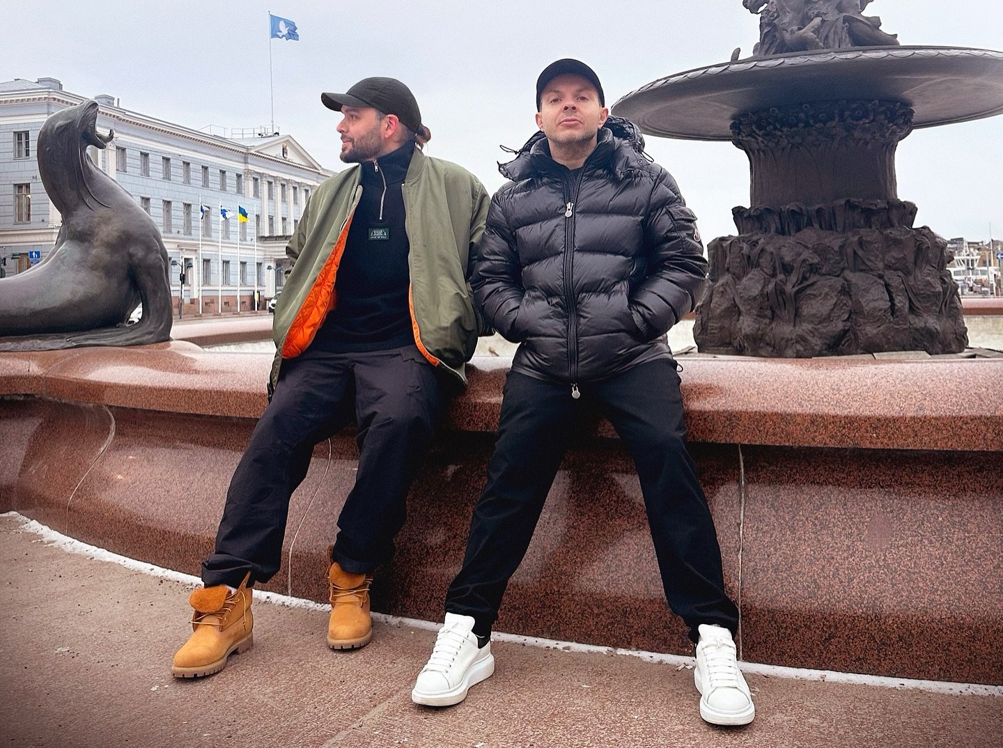 No mutta nyt on tutun n&auml;k&ouml;ist&auml; kasvoa riviss&auml;! T&auml;lt&auml; kaksikolta ei duobiisi&auml; olla kuultu ihan hetkeen, mutta perjantaina olisi tarjolla! Kuka R&auml;hin&auml;-tiet&auml;j&auml; osaa kertoa, milloin Uniikki ja TPH ov