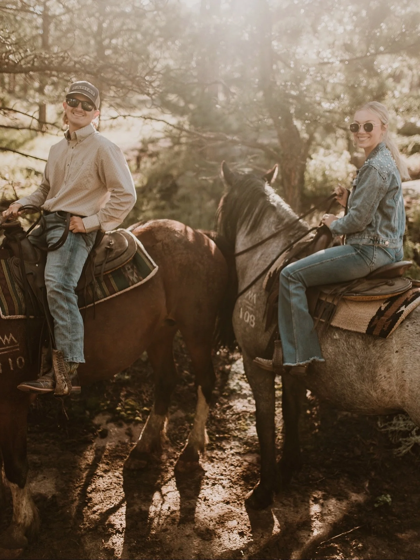 Horsin around on the wedding day🐴 
.
.
.
.
.
.
.
.
#coloradoelopementphotographer 
#estesparkelopement #estesparkphotographer #estespaekwedding #estesphotographer #rockymountainnationalparkelopement #rmnpphotographer #rockymountainnationalparkweddin