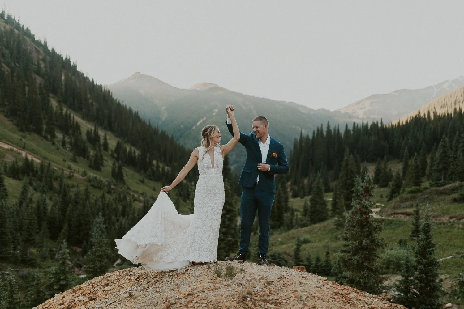 couple eloping in silverton