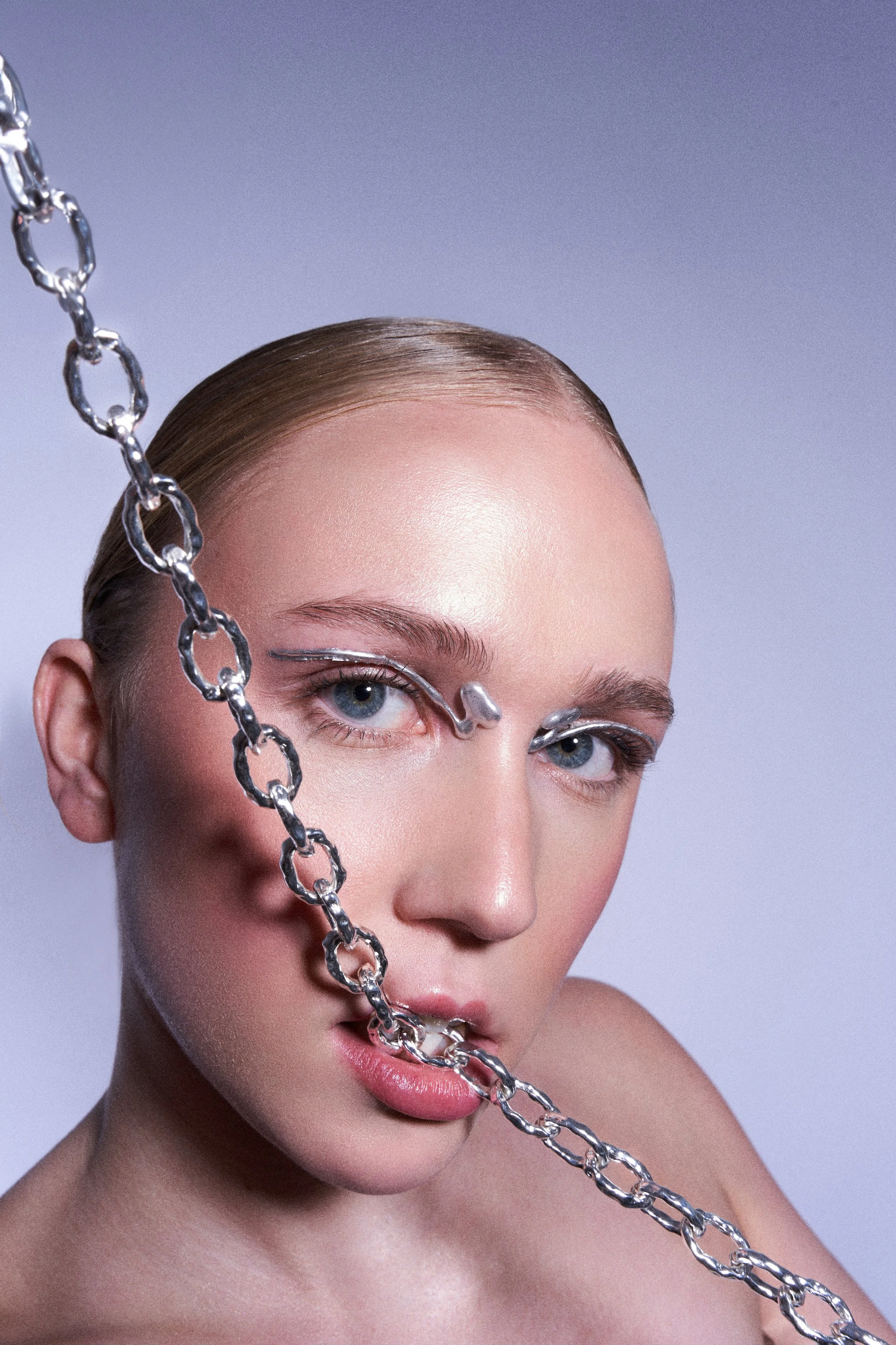 Photo: Cristina Anghel
 HMU: Myself 
Modeln: Nike Kupfer