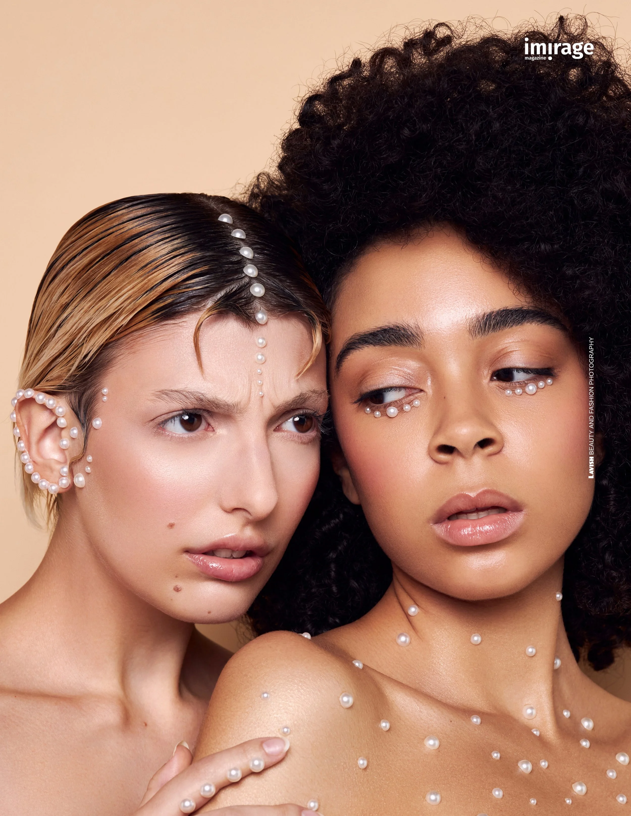 IMIRAGE MAGAZINE

Photo: Leyli Sahin
Models: Lory Sonja ( left ) Samantha Obehi ( right ) 
H&M: Laura Gertz