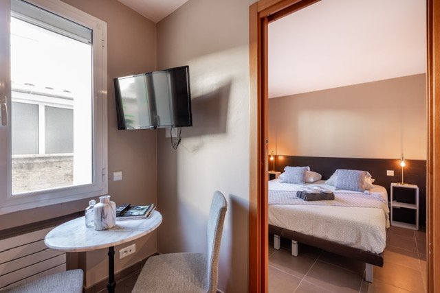 Suite 22-4.jpg