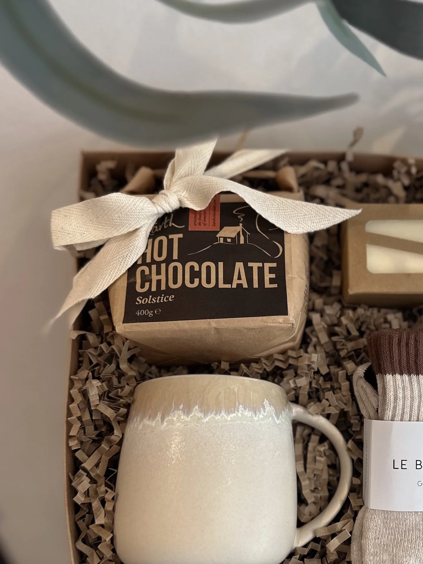 Gift Boxes ✨ carefully curated by us or you, creating that perfect gift 🌿🐚 

#giftboxes #gifts #giftingmadeeasy #harthchocolate #lebonshoppe #bloomingville #dorsetscent #bridport #dorset #seapurslane