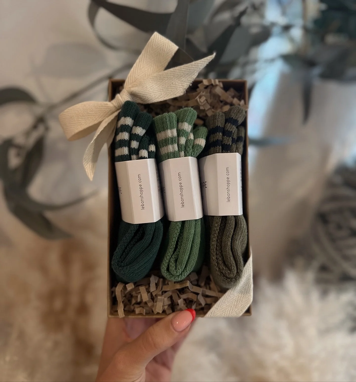 Le Bon Shoppe Sock Gift-boxes ✨ 
 

#lebonshoppe #girlfriendsocks #socks #gifts #giftbox #giftingmadeeasy #giftshop #bridport #dorset #westdorset #lovebridport #shopsmall