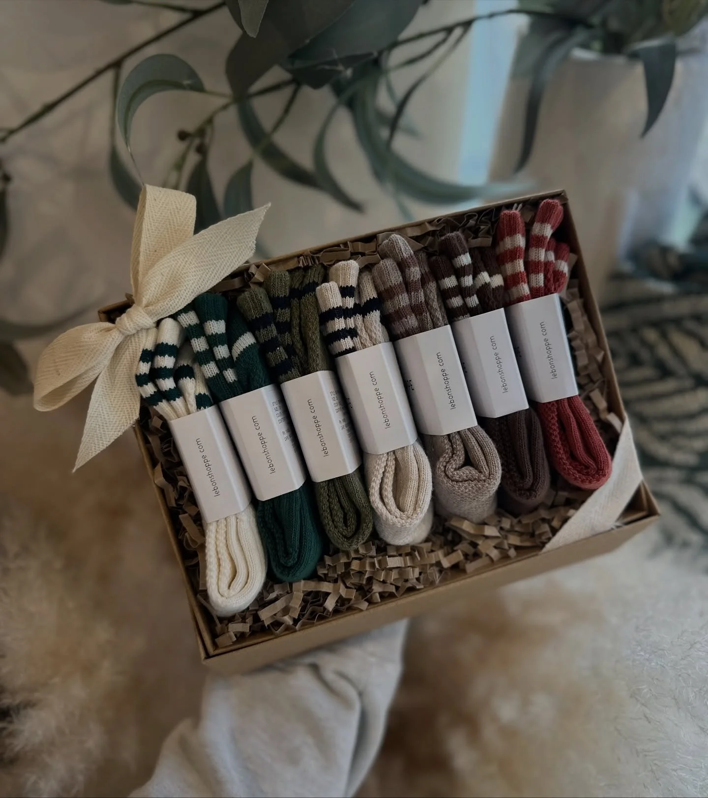 Le Bon Shoppe Gift Boxes ✨ 

Now available in store and online 🎄🧦 www.seapurslane.co.uk 

#lebonshoppe #girlfriendsocks #boyfriendsocks #giftideas #giftbox #giftingmadeeasy #shoponline #bridport #dorset #westdorset #christmasshopping #cosyseason #c