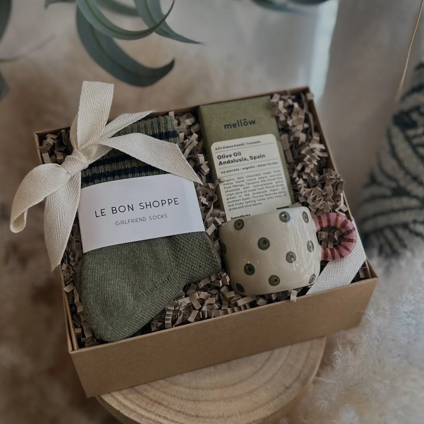 Today is Small Business Saturday in Bridport ✨ Enjoy free parking in all Bridport Town Council &amp; Dorset Council car parks. 

Happy Christmas Shopping 🎄Open 10-4 🎁 

#bridport #smallbusinesssaturday #shopsmall #shoplocal #christmas #christmassho