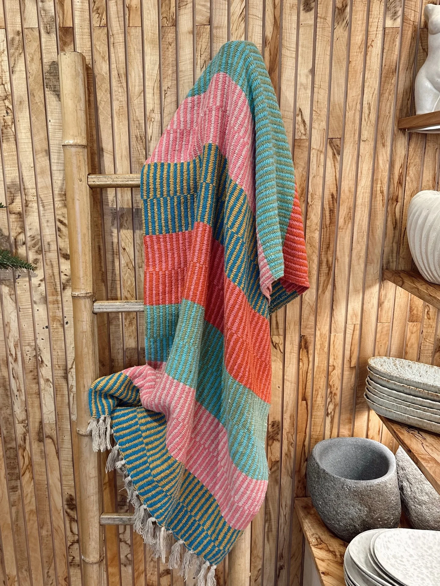 With the change of season, throws are the easiest way to brighten up your space for spring. Think soft textures and sun-washed tones 🌷🌼✨ 

Throws also available online www.seapurslane.co.uk

#westbay #dorset #throws #interior #spring