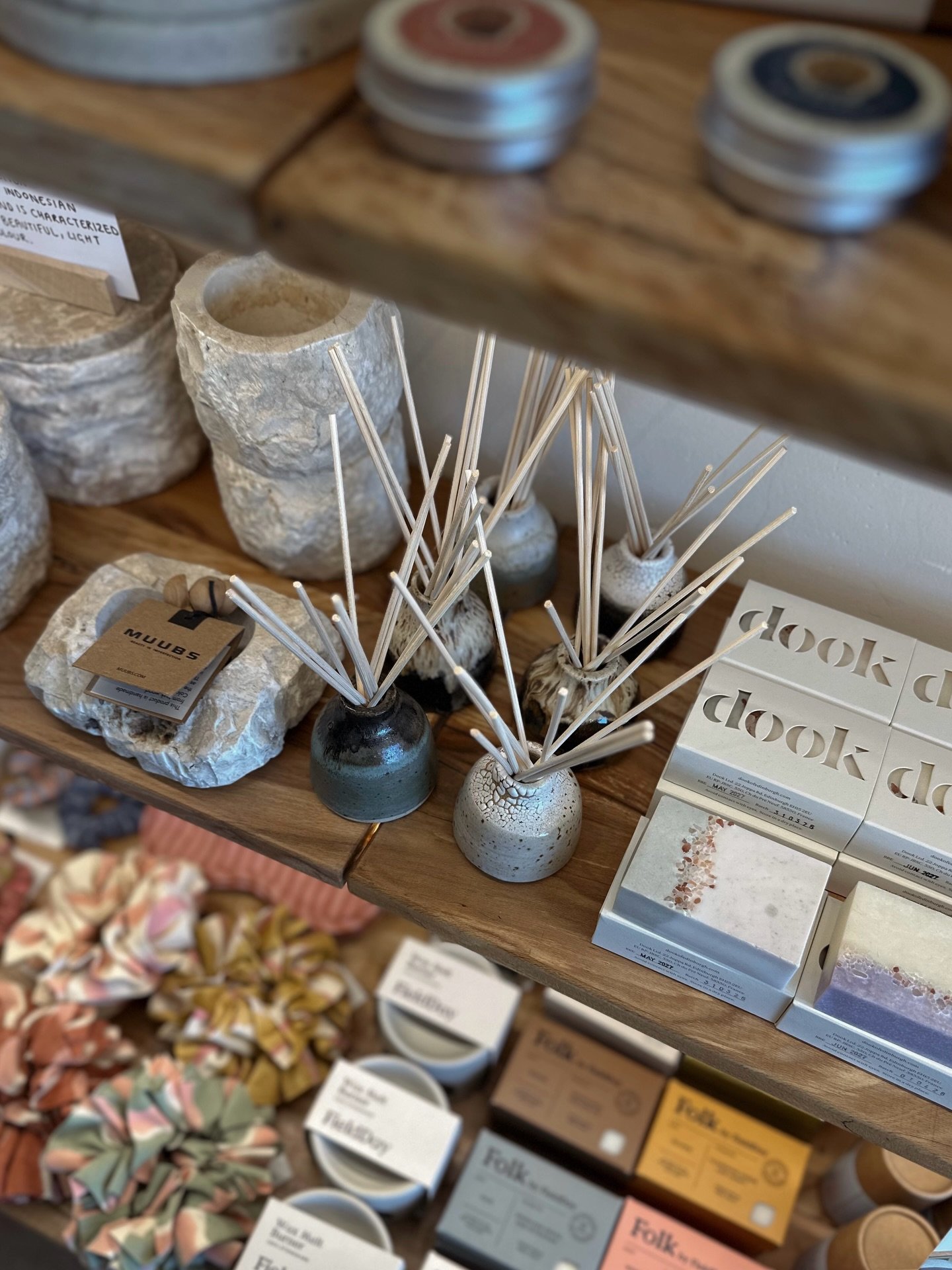New in store ✨

We&rsquo;ve just unpacked the most beautiful handmade pieces from @wyldeceramics_ 🤍
Featuring hand-thrown refillable diffuser bottles alongside our new collection of scented wax melts by FieldDay.

#westbay #giftshop #ceramics #newin