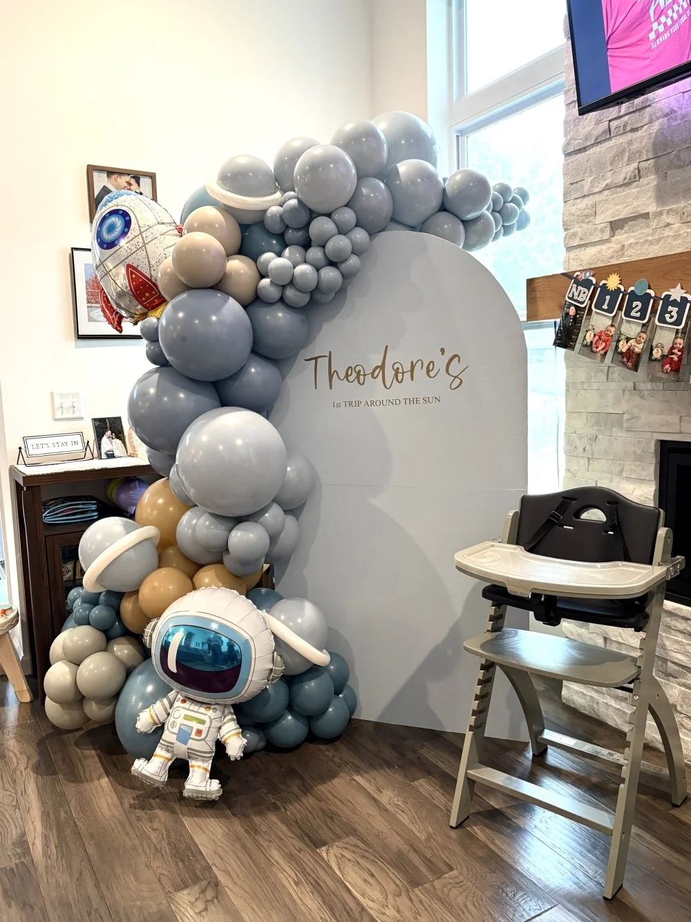 Organic Balloon Garland3.jpg