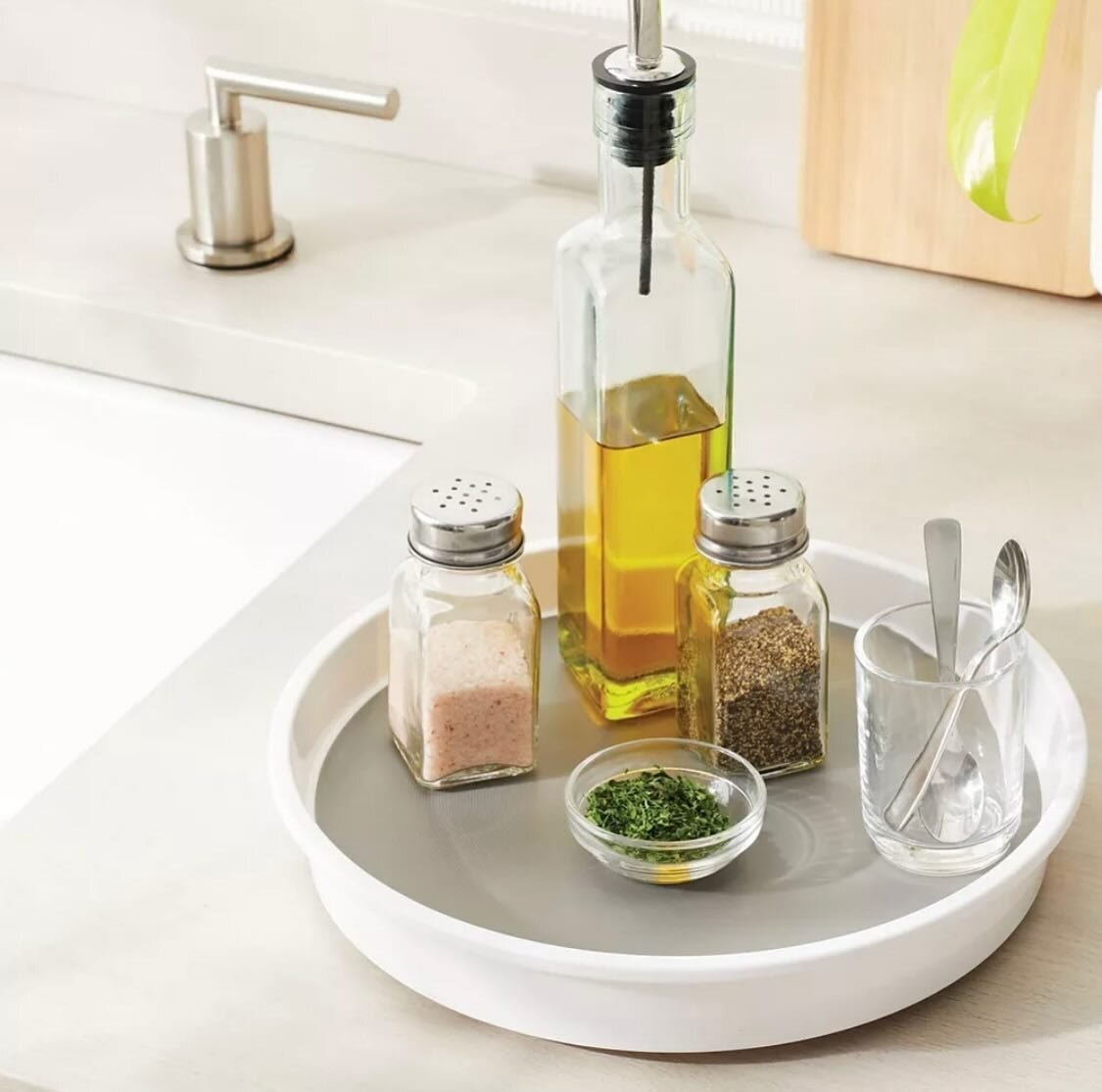 Give your kitchen a spin! 

10&rdquo; Lazy Susan Turn Table - Brightroom&trade;

Available at @target for $8.00 🎯

✔️10in rotating storage turn table for kitchen, bath and more
✔️ Rotates to maximize cabinet, counter and corner space
✔️ Non-slip sur