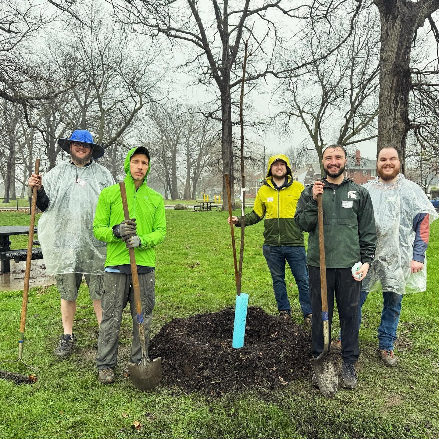 We want to shoutout the employees who volunteered last week in Detroit at Pingree Park! With the other volunteers they planted 100 trees, it was a really great turnout despite the weather ☔
 
🌲 🌳 🌲 🌳 
The Greening of Detroit is a non-profit organ