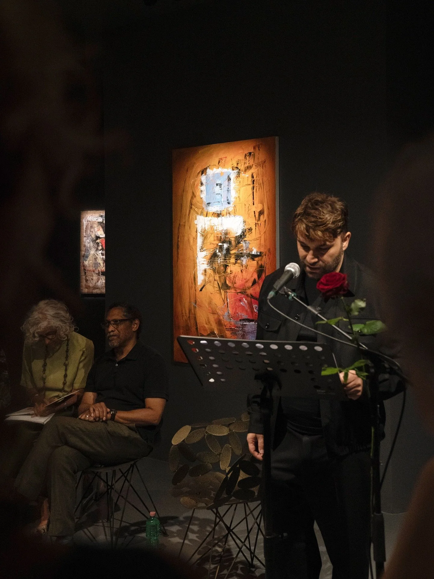 Logica Predicativa di Percival Everett continua il suo percorso in galleria.
La mostra &egrave; stata prorogata fino al 2 ottobre 2025: pi&ugrave; tempo per attraversare le soglie e le tensioni della sua pittura, pi&ugrave; tempo per sostare davanti 