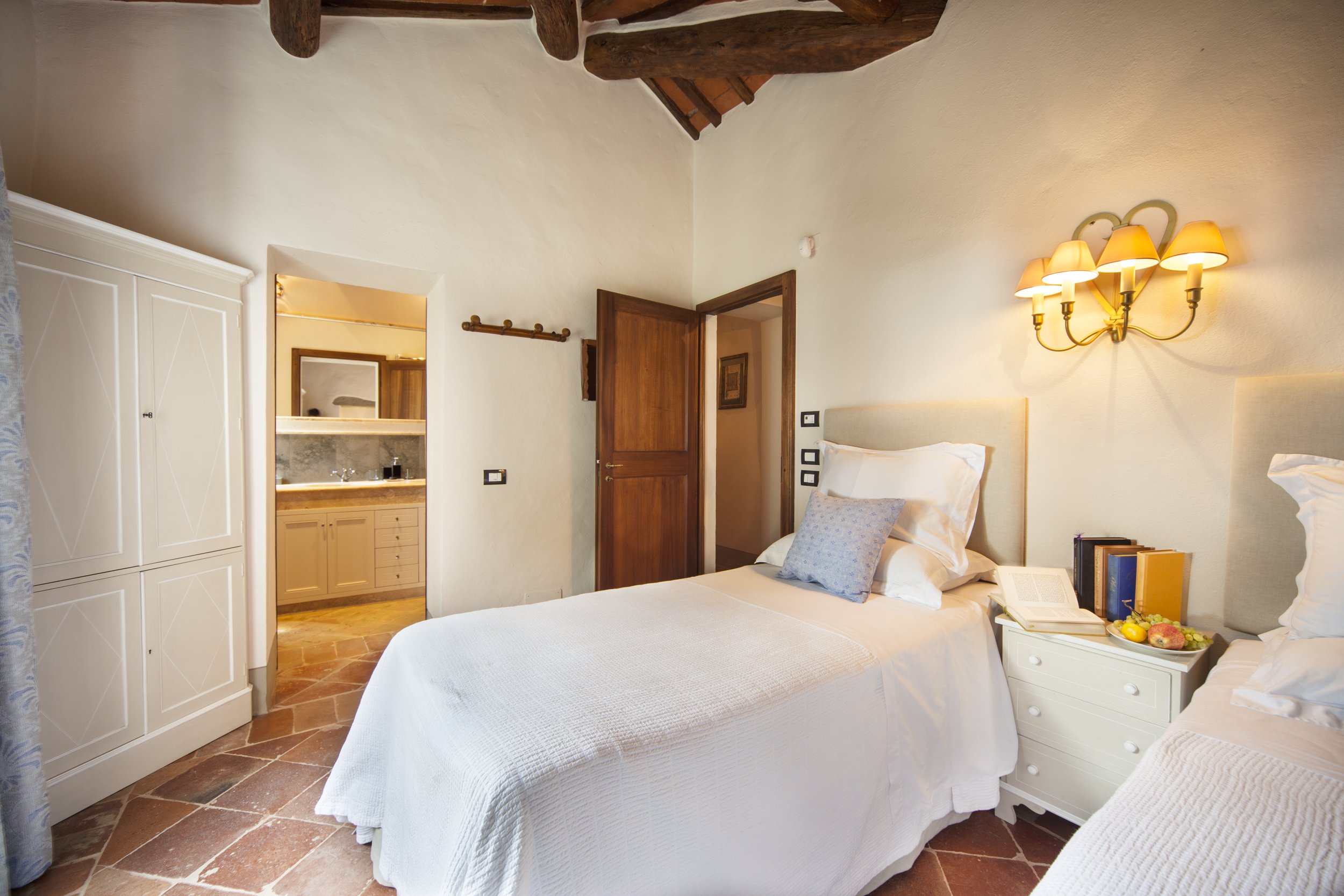 altra camera casa 2.jpg