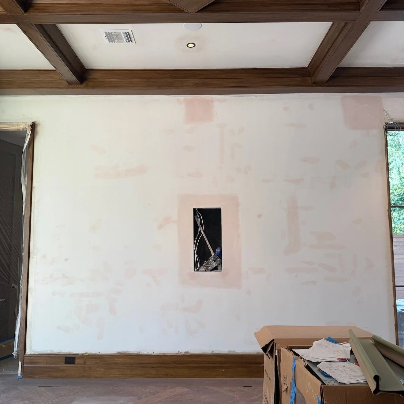 Game room loading 🪫 

Huge tv going in soon + this entire 15,000+ sq ft home will be equipped with built in speakers, smart lighting and power shades as well as some other pretty awesome custom features! Can&rsquo;t wait to show off the finished pro