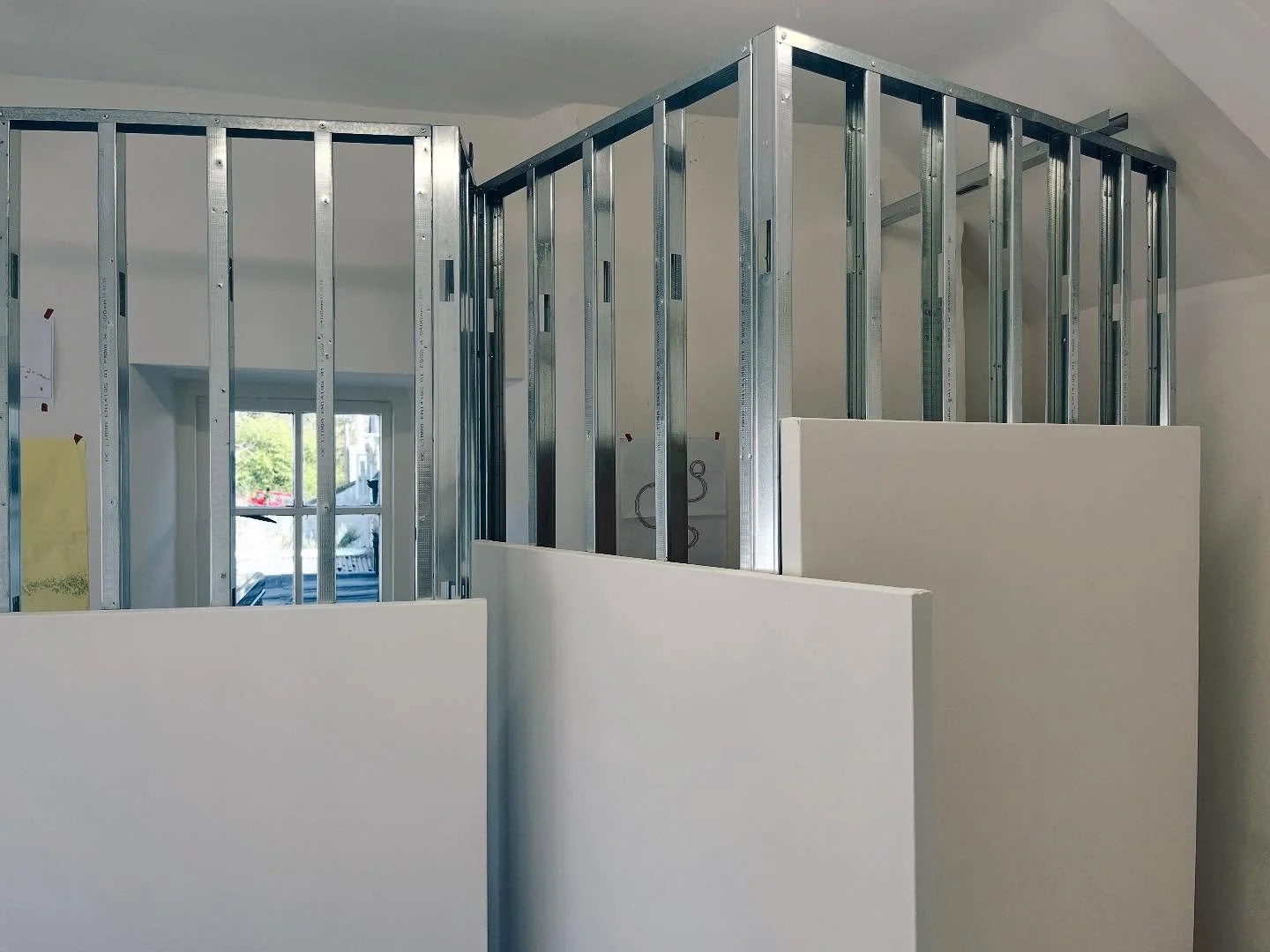 Resident Studio Scenario 

sttructures for paintings