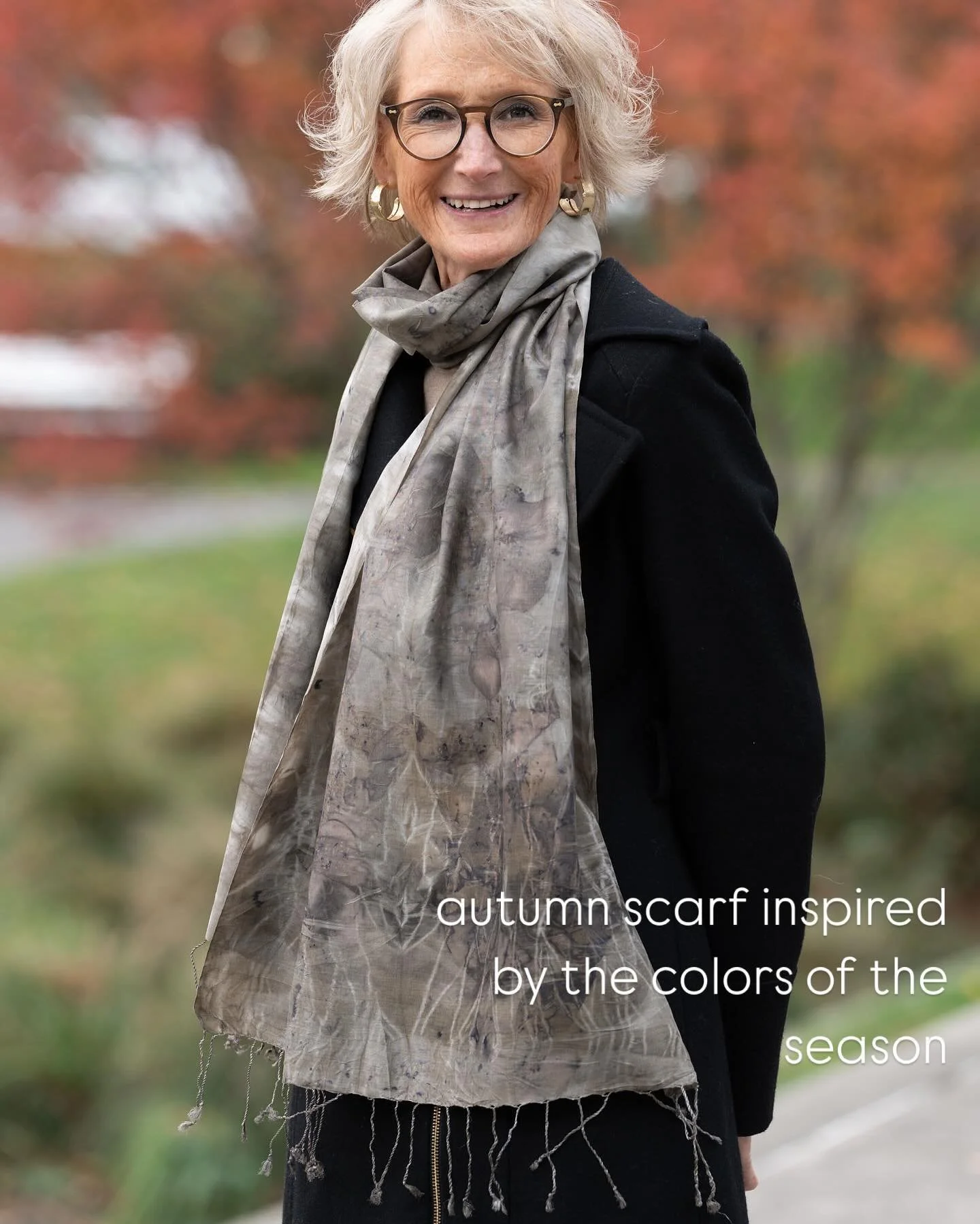 autumn is the season of my dreams. chilly mornings, clear blue skies, the colors of nature and the sunsets.

📷: @willypaulphoto 
Eucalyptus: @vangsgarden 
Scarf: @maiwahandprints 

#ecodyed 
#ecoprintedscarf 
#ecoprinted
#eucalyptus 
#pnwleaves
#loc