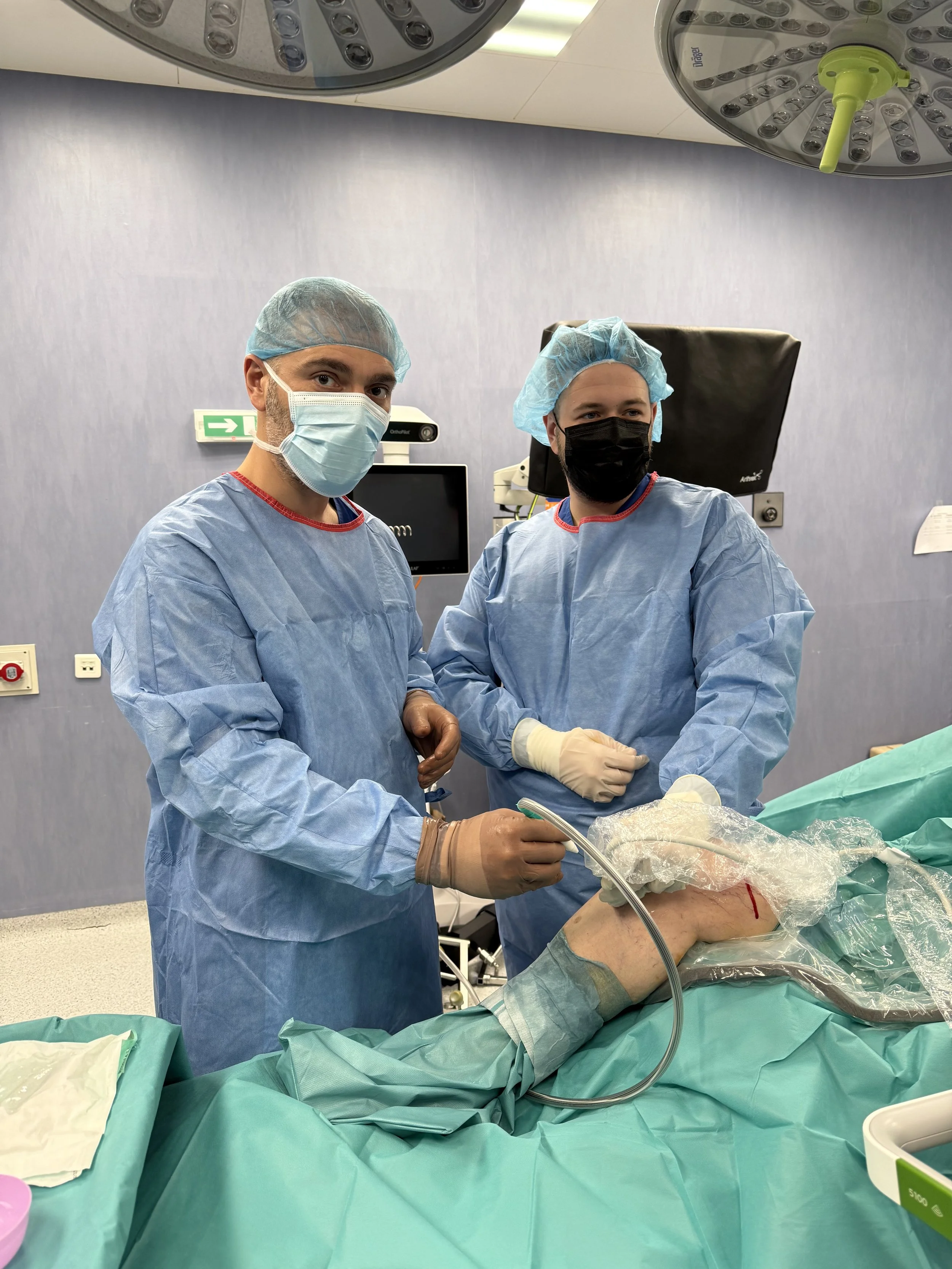 Криоаблация при гонартроза – минимално инвазивна процедура за контрол на болката в коляното  Криоаблация на болкови нерви около колянната става под ултразвуков контрол