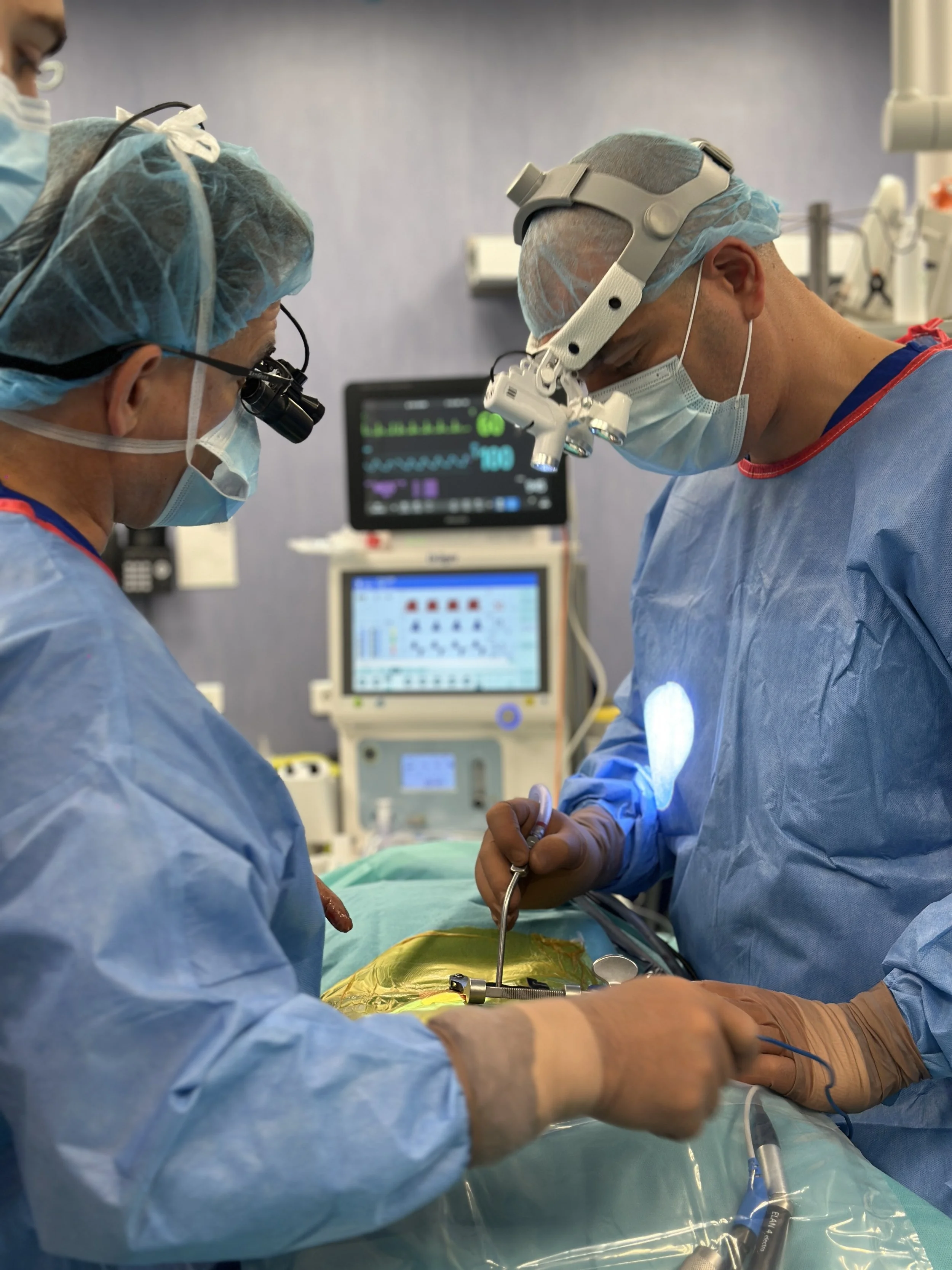 Вертебропластика при компресионна фрактура на прешлен Кифопластика при остеопороза под рентгенов контрол Минимално инвазивно лечение на гръбначни фрактури