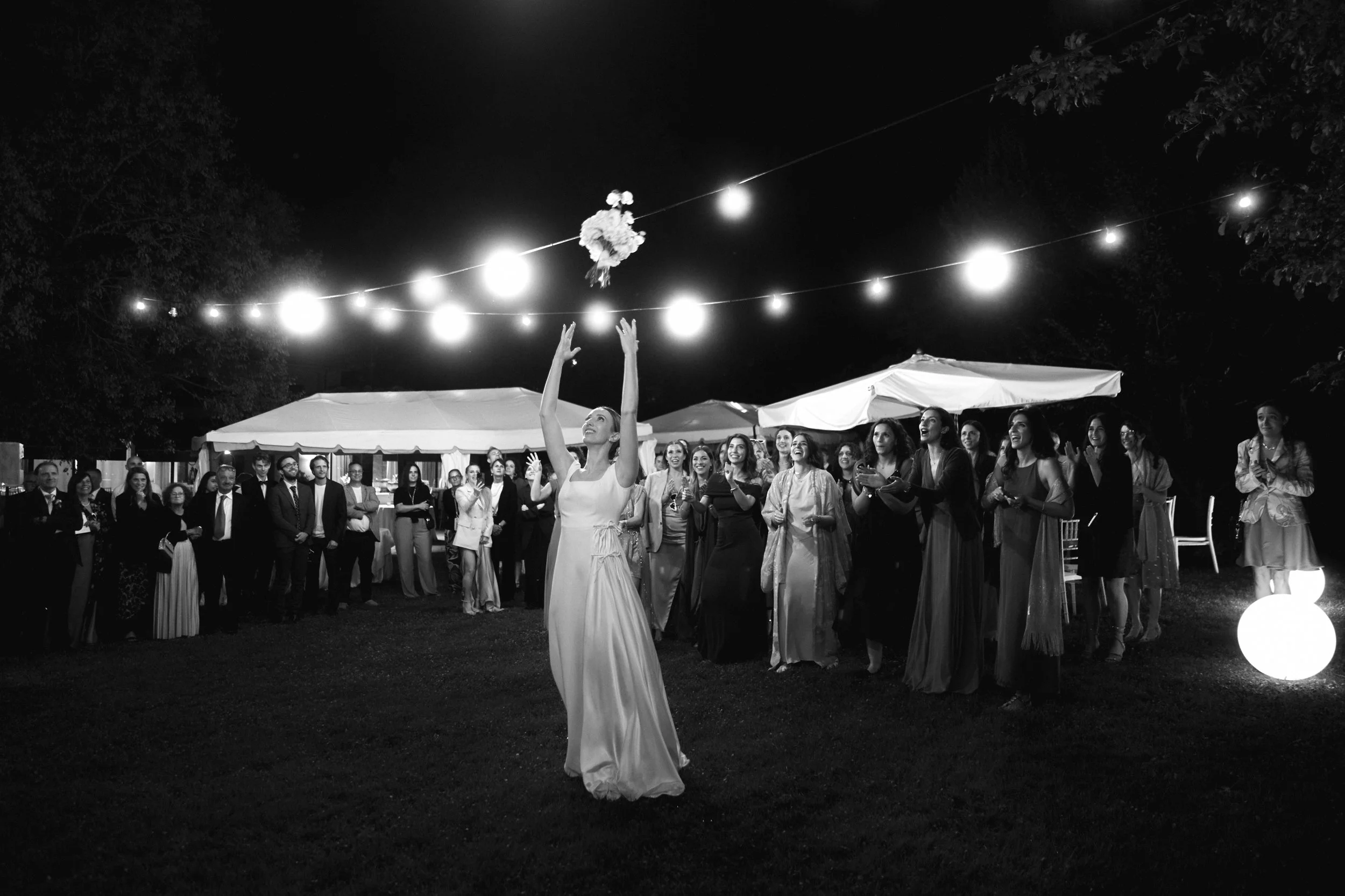 Il Lancio del Bouquet: Tradizione, Significato e Idee Creative