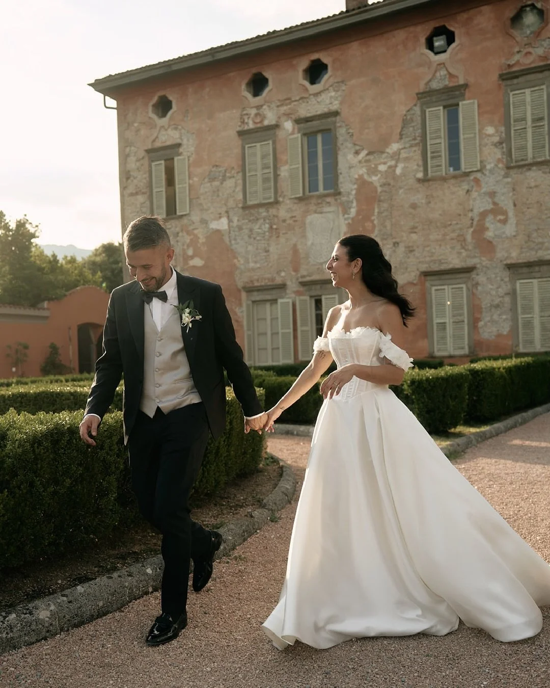 &quot;Se mi chiedessero di descriverci come coppia, farei vedere queste foto&quot;

S &mdash; S | Wedding

Venue &mdash; @villa_malliana 
Wed Designer &mdash; @eb_weddingdesigner 
MUA &mdash; @giorgiamasotti.mua 
Music &mdash; @magnicomi 

#wedding #