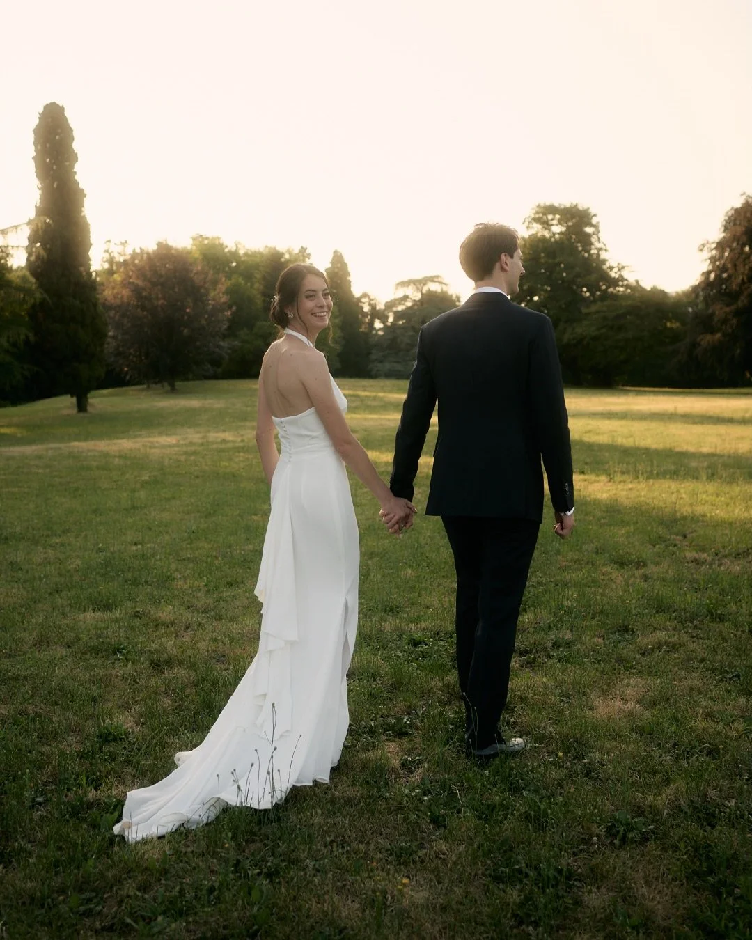 Turns out we're in this together 

Captured for @chiaragandolfi.fotografa 

#wedding #matrimonio #italyweddingphotographer #fotografomatrimonio #villasubaglio #couplephotoshoot