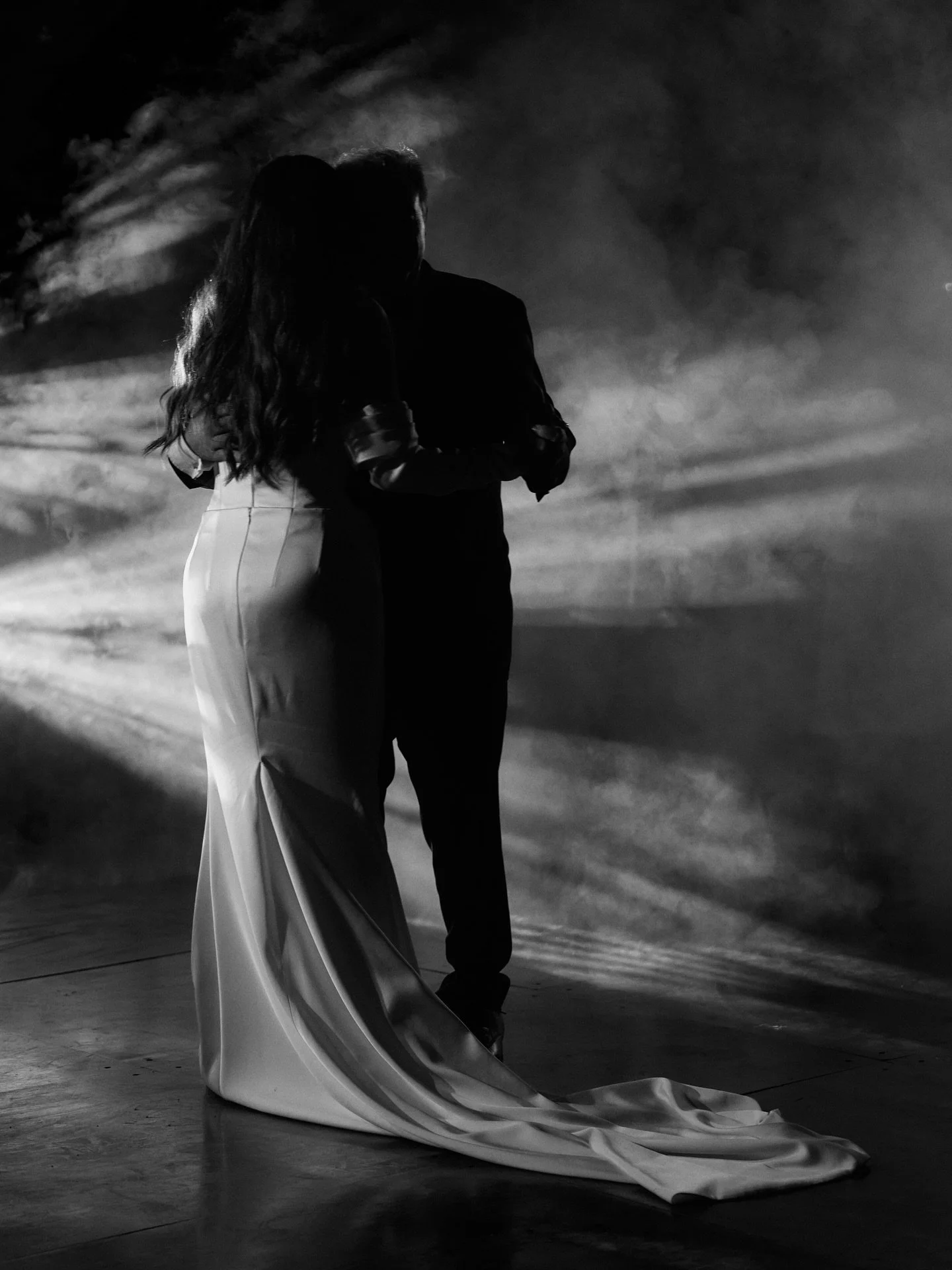 Dancing in the fog

Captured for @esme.filmandphotography 

#wedding #weddingphotographer #italyweddingphotographer