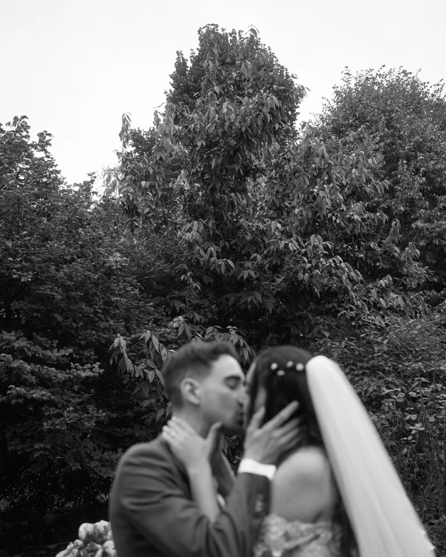 Monochrome Wedding

Venue &mdash; @cascina.casareggio 
Make-up &mdash; @saragellini_makeupartist 
Hairstyle &mdash; @ruben_style_ 
Videomaker &mdash; @weddinlove_ig 
Flowers &mdash; @la.fioreria 
Bride Dress &mdash; @nicolemilanoofficial 
Jewels &mda