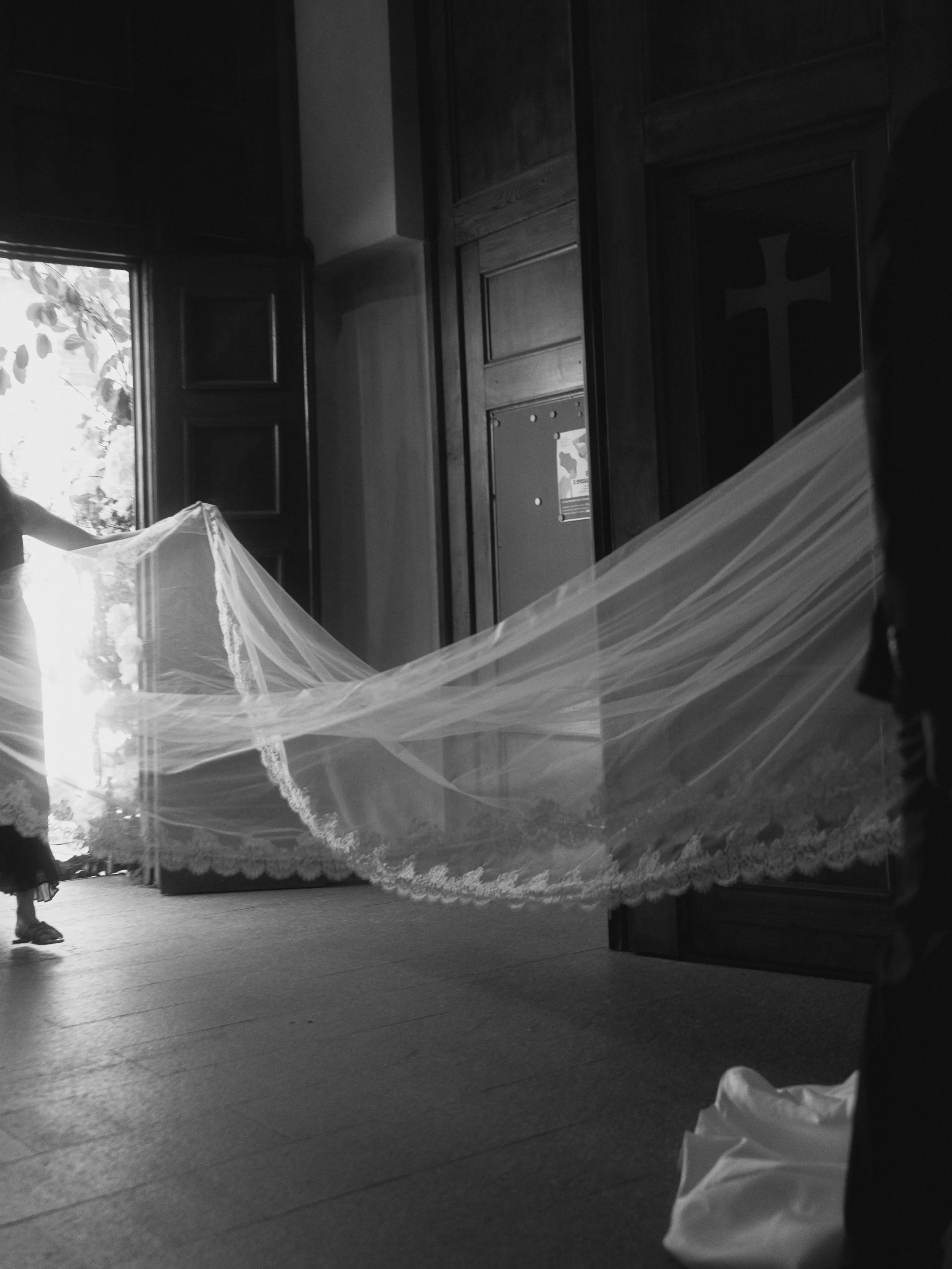 Entrance

Captured for @granz_portraits 

#veil #wedding #bride #italyweddingphotographer