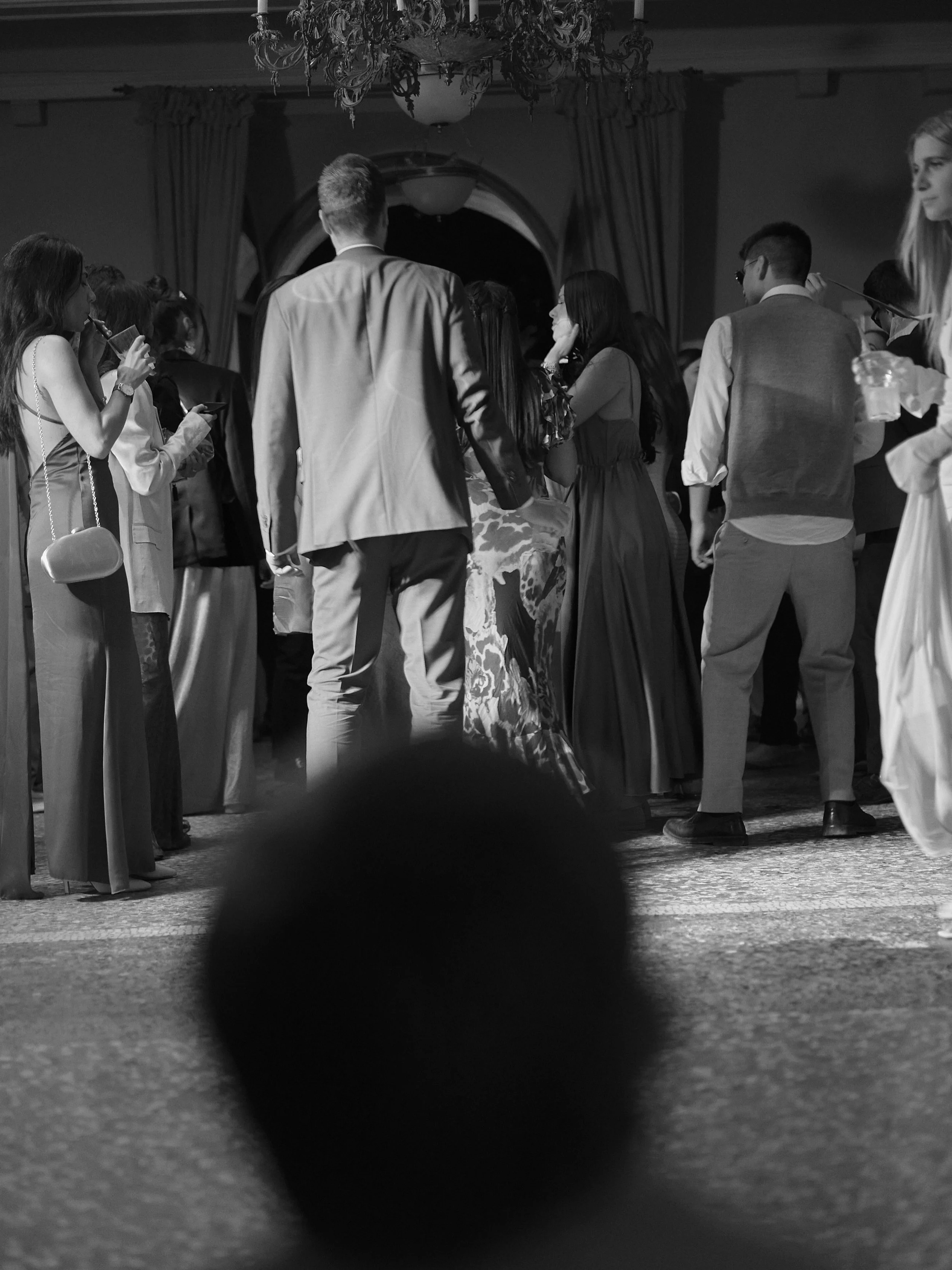 DANCING / BEHIND A _ WALL

Venue &mdash; @labadiola 
Planner &mdash; @jiyuwedding 
Music &mdash; @music_bonusmalus 

#dances #wedding #italywedding #tuscanywedding