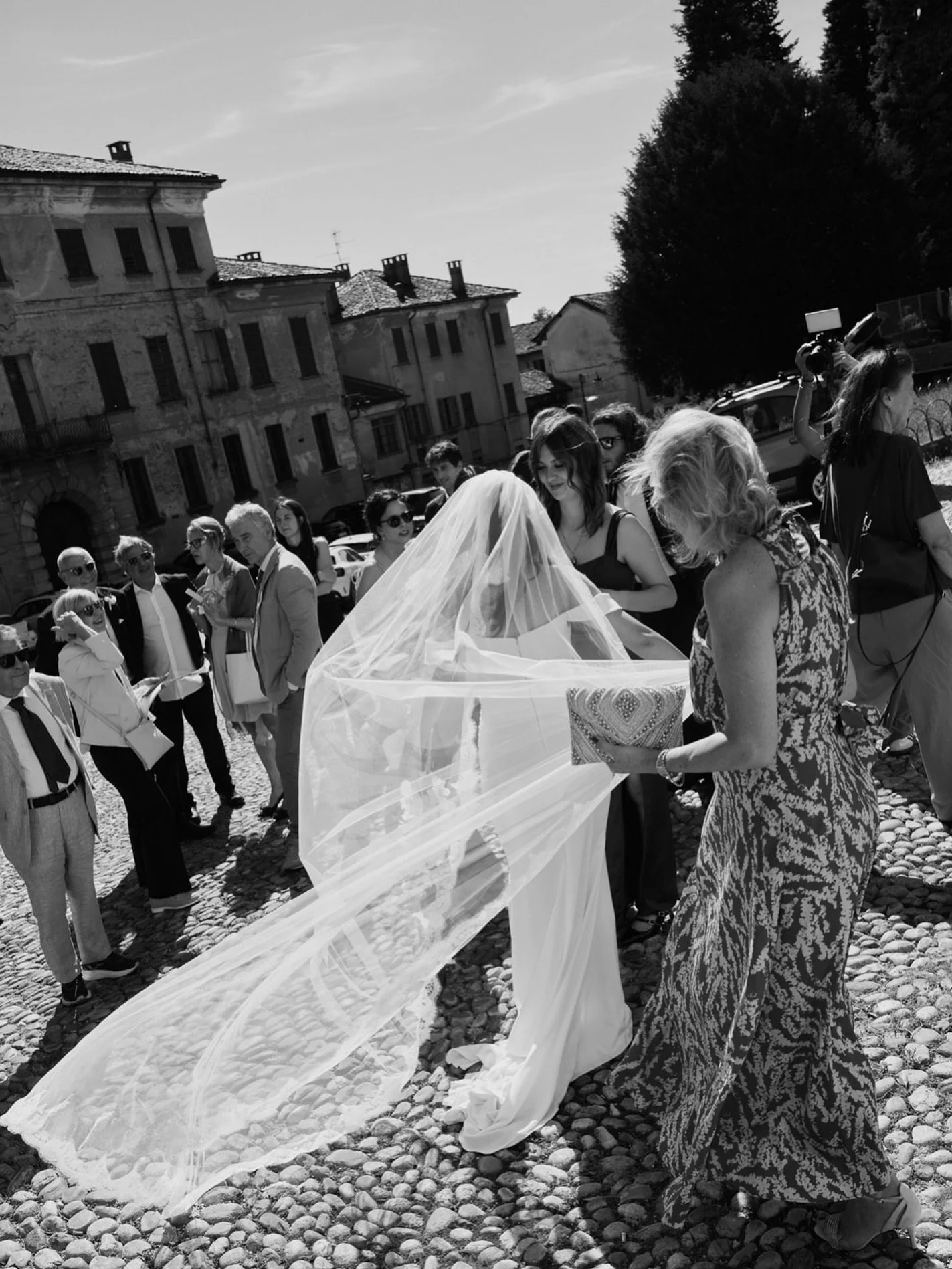 WIND'S / BLOWING

#wedding #brideveil #veil