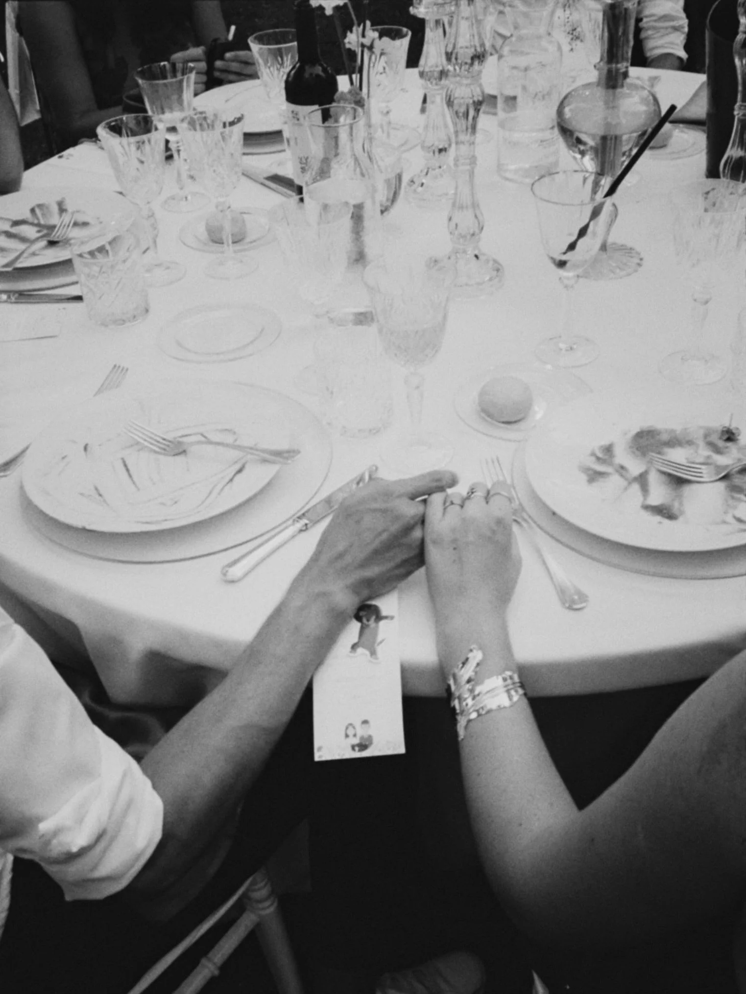 CHECK / FOR _ PULSE

Venue &mdash; @villa_malliana 
Planner &mdash; @coloratodipink 

#weddingdinner #weddingphotography #analogwedding