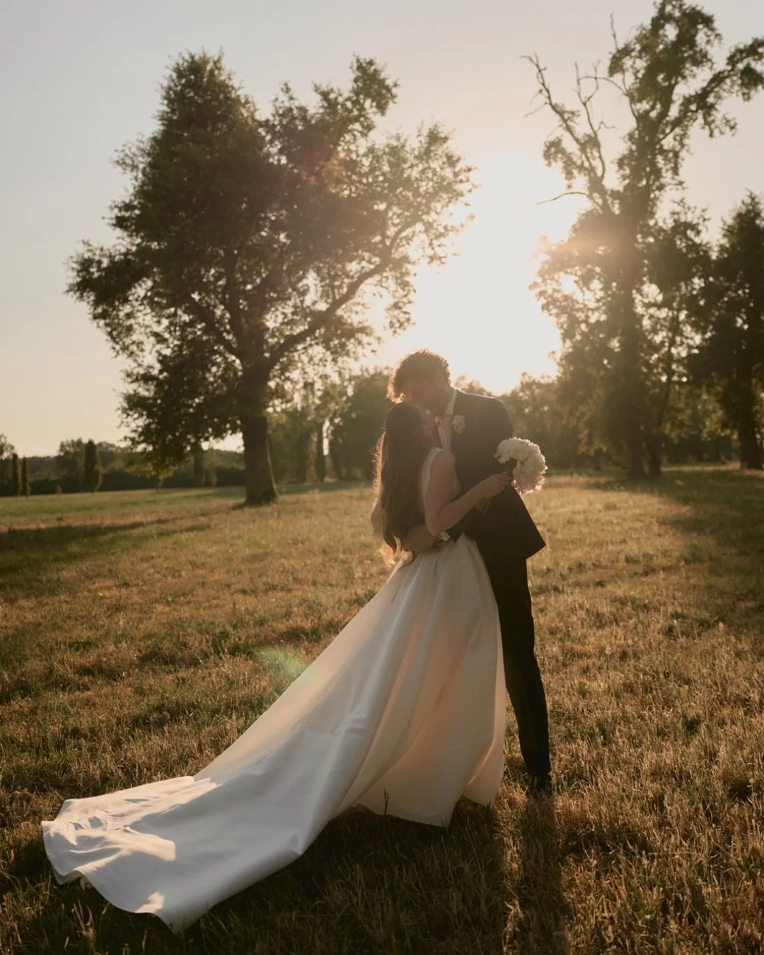 SLOWLY _ WE / UNFURL

Venue &mdash; @villa_spallettitrivelli_arcore 
Flowers &mdash; @mariencomilano 
Graphics &mdash; @pettinarolimilano 
Bride Dress &mdash; @lesposedigio 
Makeup &mdash; @maddalenadevito / @marcov_hair 

#wedding #goldenhour #weddi