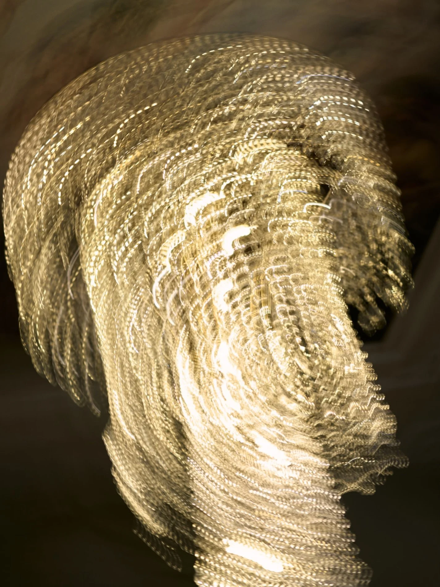 LIKE _ SPINNING / PLATES

#chandelier #wedding #weddingphotographer
