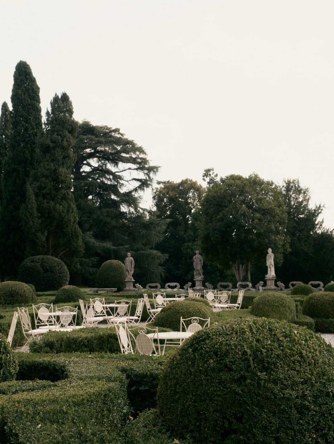 _ GREEN / EDEN

Venue &mdash; @villa_subaglio 

#villasubaglio #italiangarden #wedding