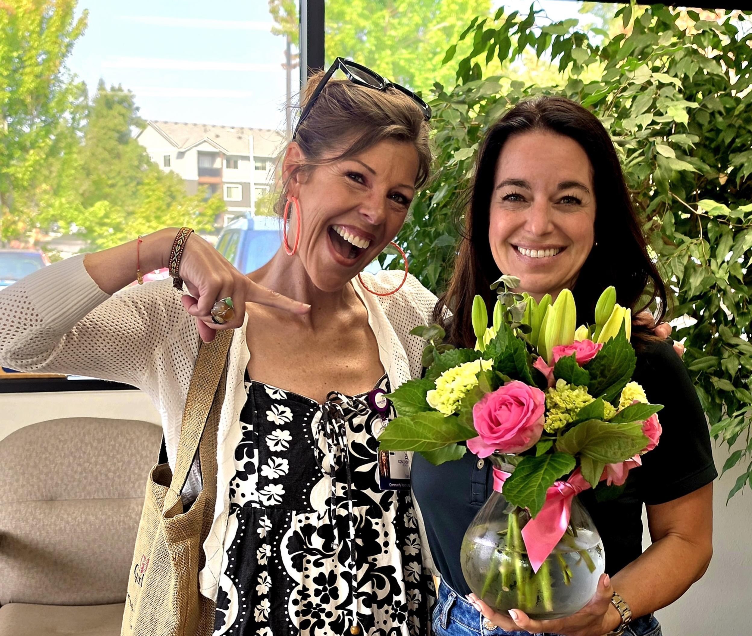 Congratulations to Melissa Koke, the @eugchamber 2026 Woman Business Leader of the Year! Melissa is not only a fourth-generation owner and CEO of @qsl_print_communications but also an amazing community member and a longtime supporter of Cascade Healt