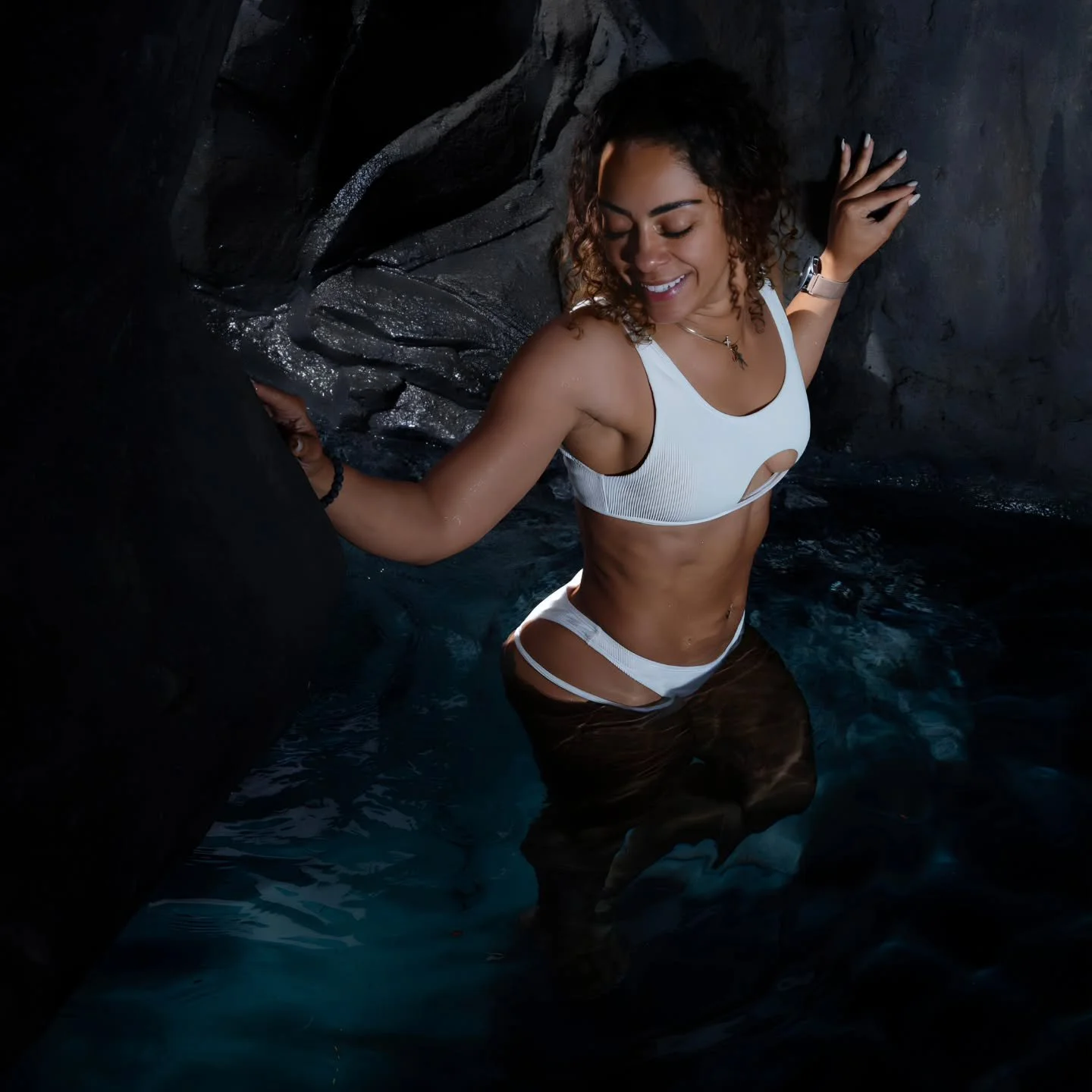 The people around you could be the blessing or you are...

📸 @enchantedstudiosboudoir @savvyadkinsofficial

#SenisPhysique&nbsp; #trainingforyoursoul #mindset #blessings #itsyourjourney