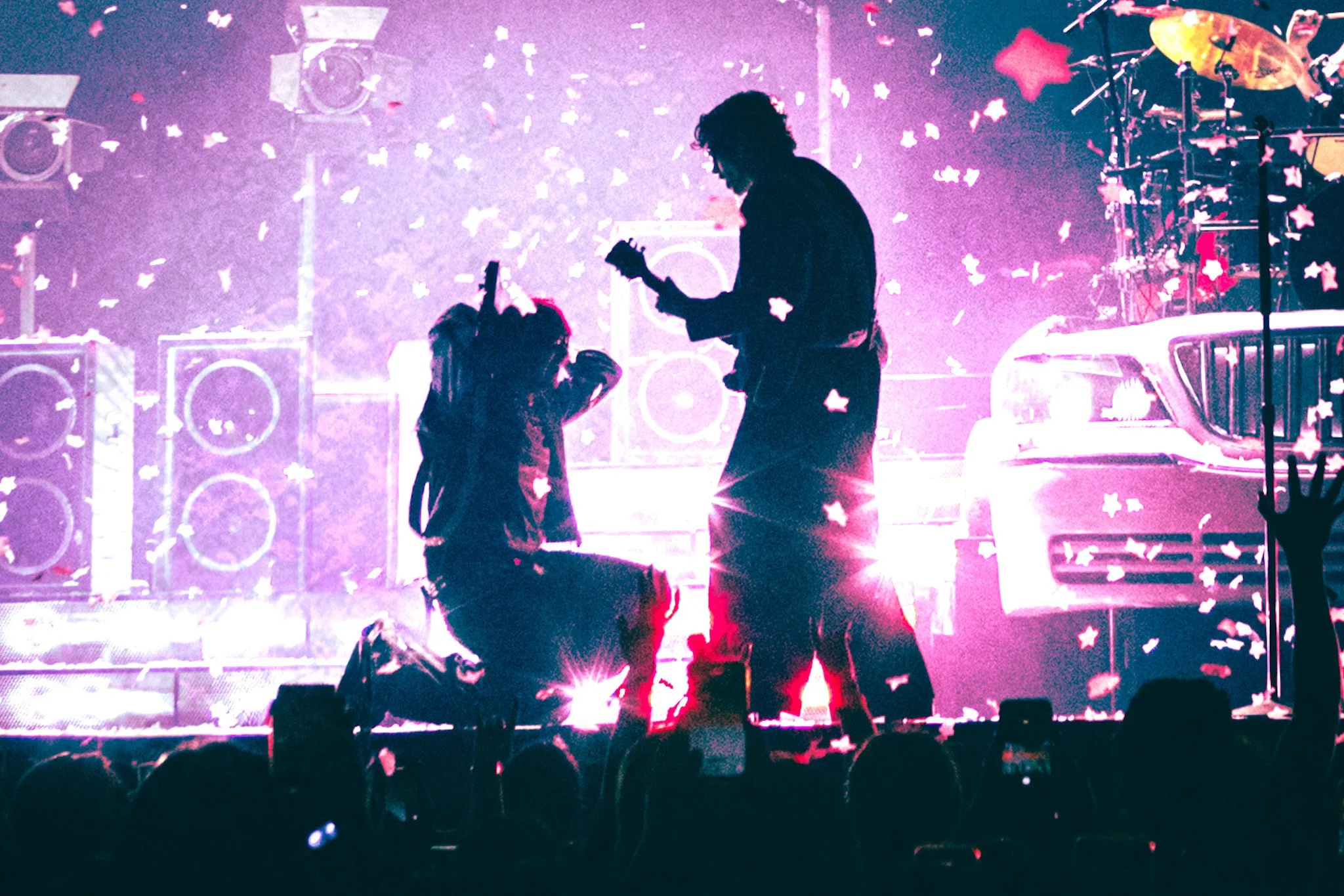 GALLERY &amp; REVIEW: 5 Seconds of Summer at Moody Center